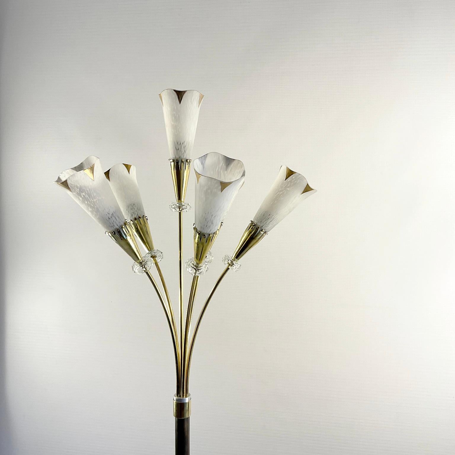 Métal Lampadaire des années 1960 Attribué à Genet et Michon avec six branches d'éclairage en laiton. en vente