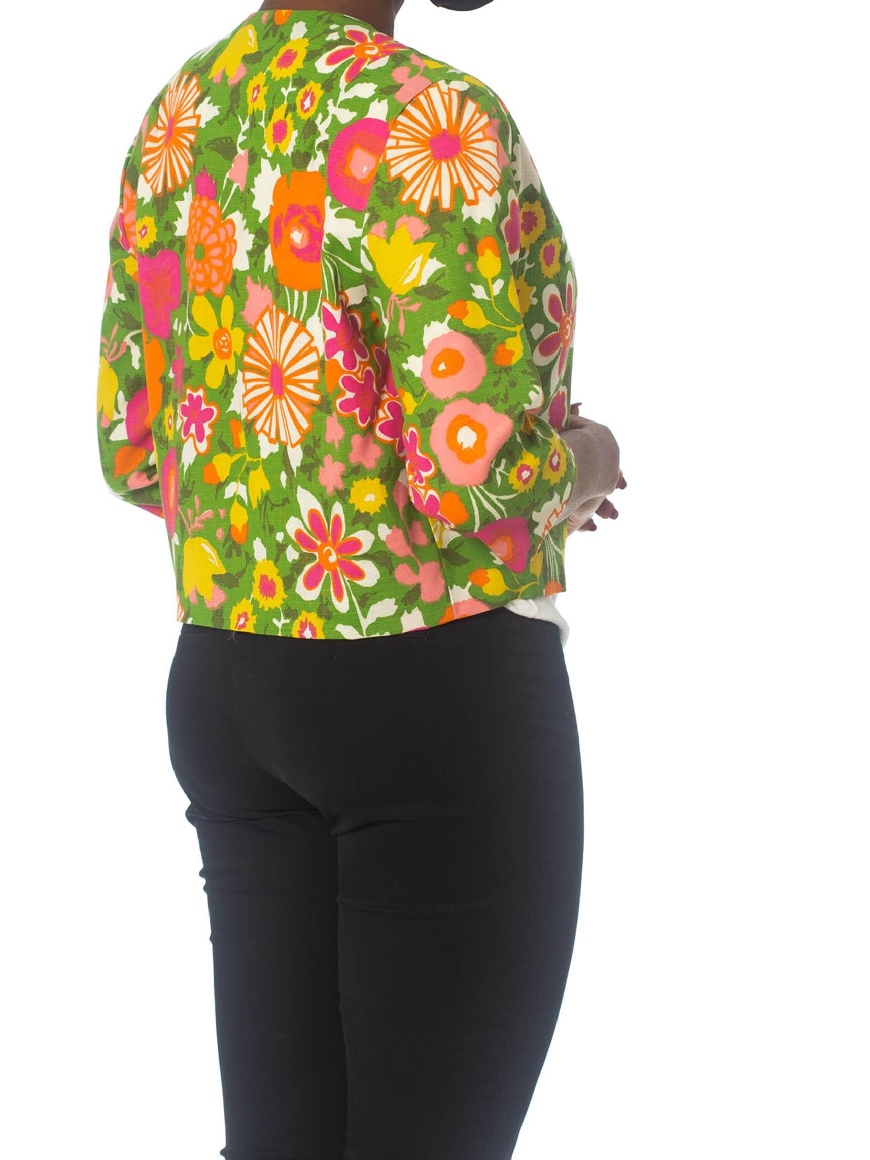 1960S Floral Multicolored Linen Summer Resort Cropped Jacket In Excellent Condition In New York, NY