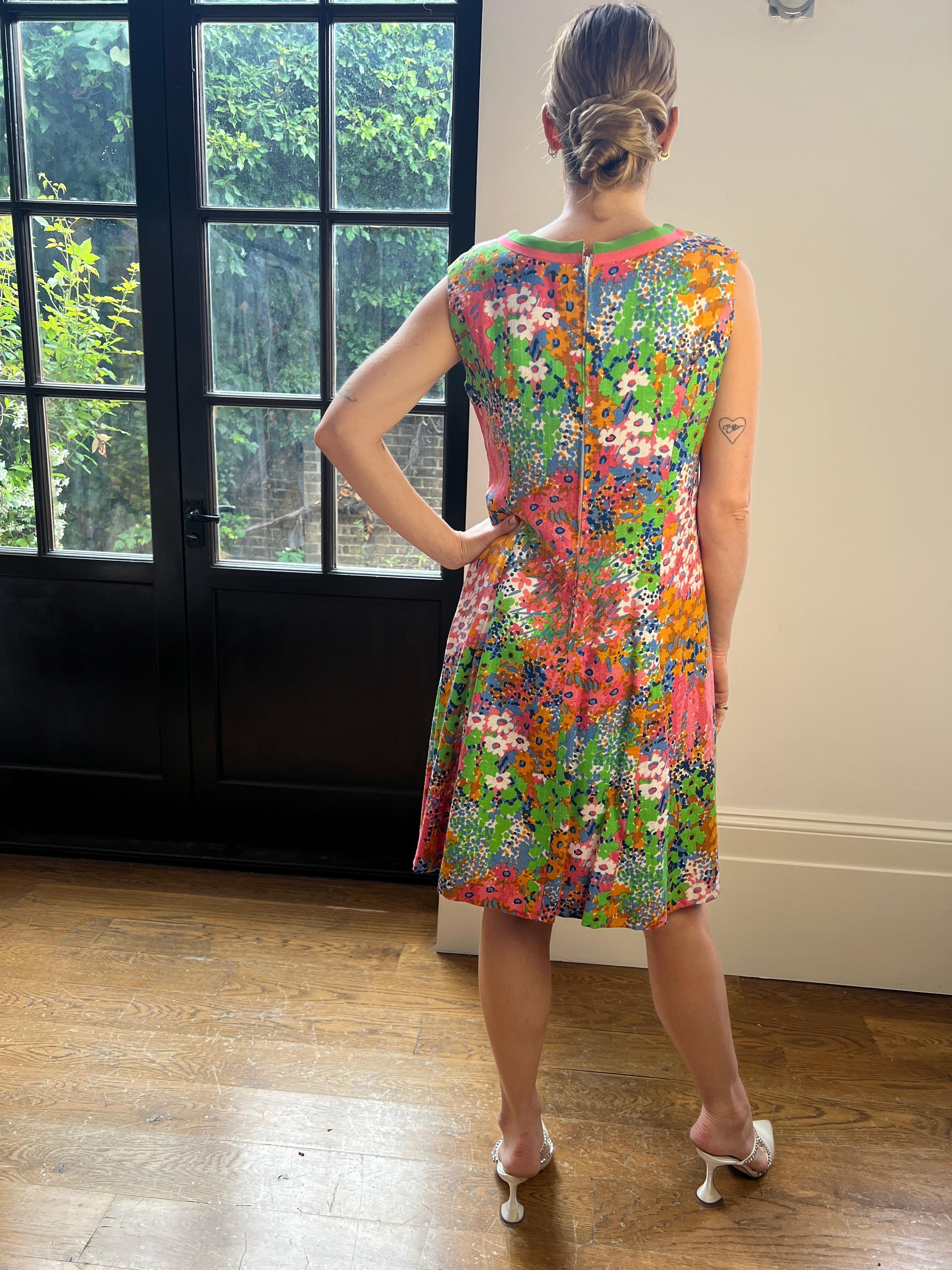1960s Floral Print Linen Dress With Grosgrain Trim For Sale 1