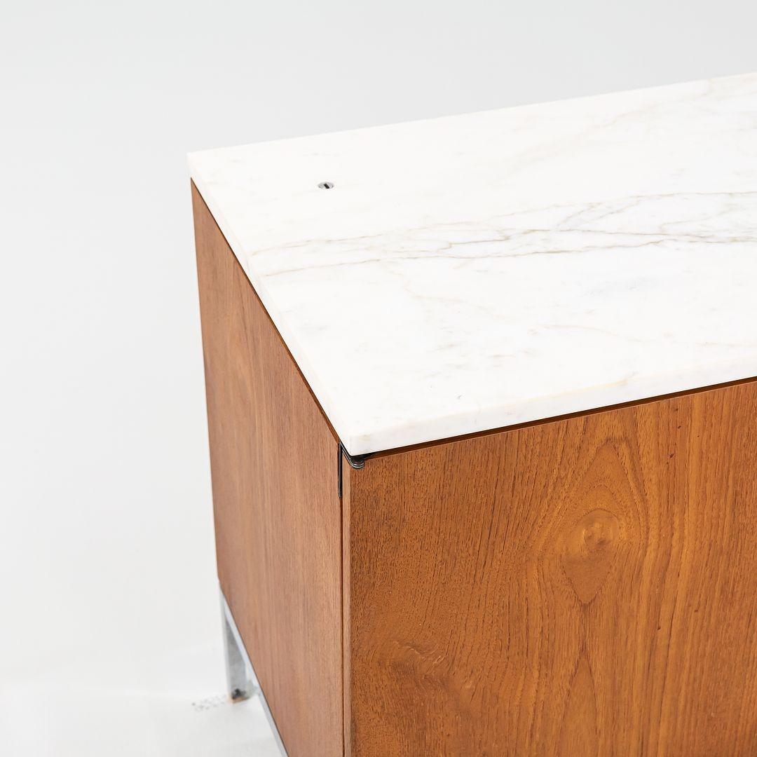 Credenza a 4 posizioni di Florence Knoll del 1960 in noce con piano in marmo, Model 2544 in vendita 5
