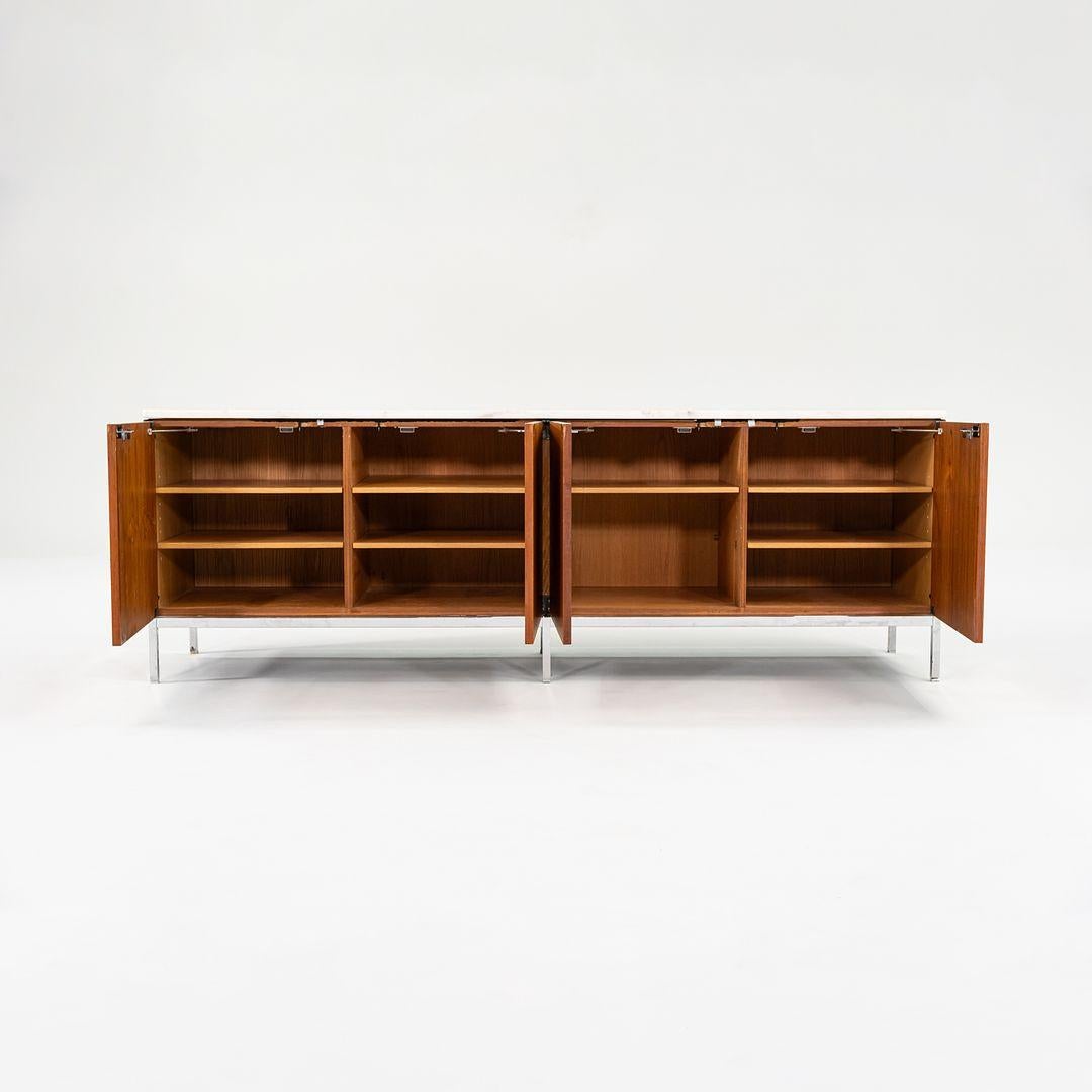 Acciaio Credenza a 4 posizioni di Florence Knoll del 1960 in noce con piano in marmo, Model 2544 in vendita