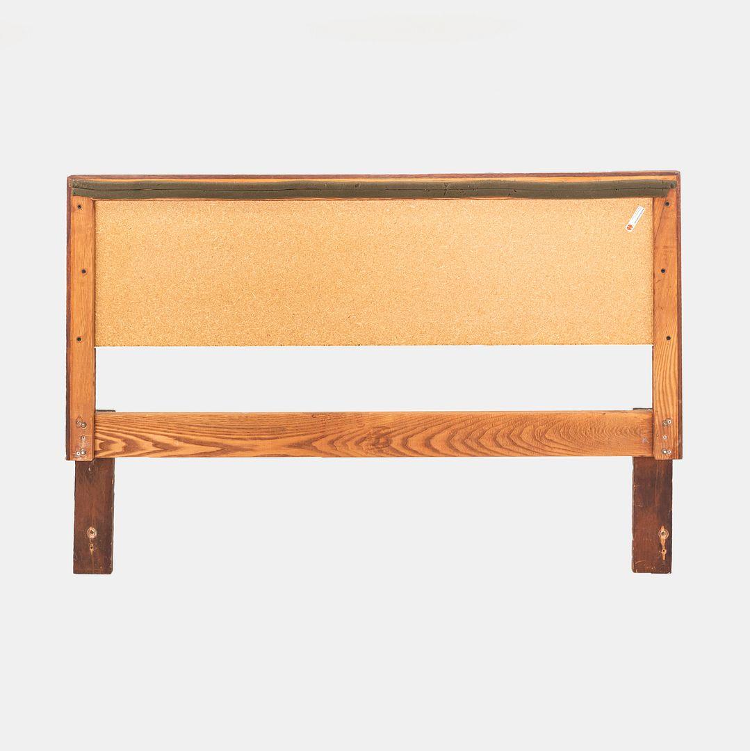 Canne 1960s Florence Knoll Cane and Walnut Full-Size Headboard (Tête de lit en canne et noyer) en vente