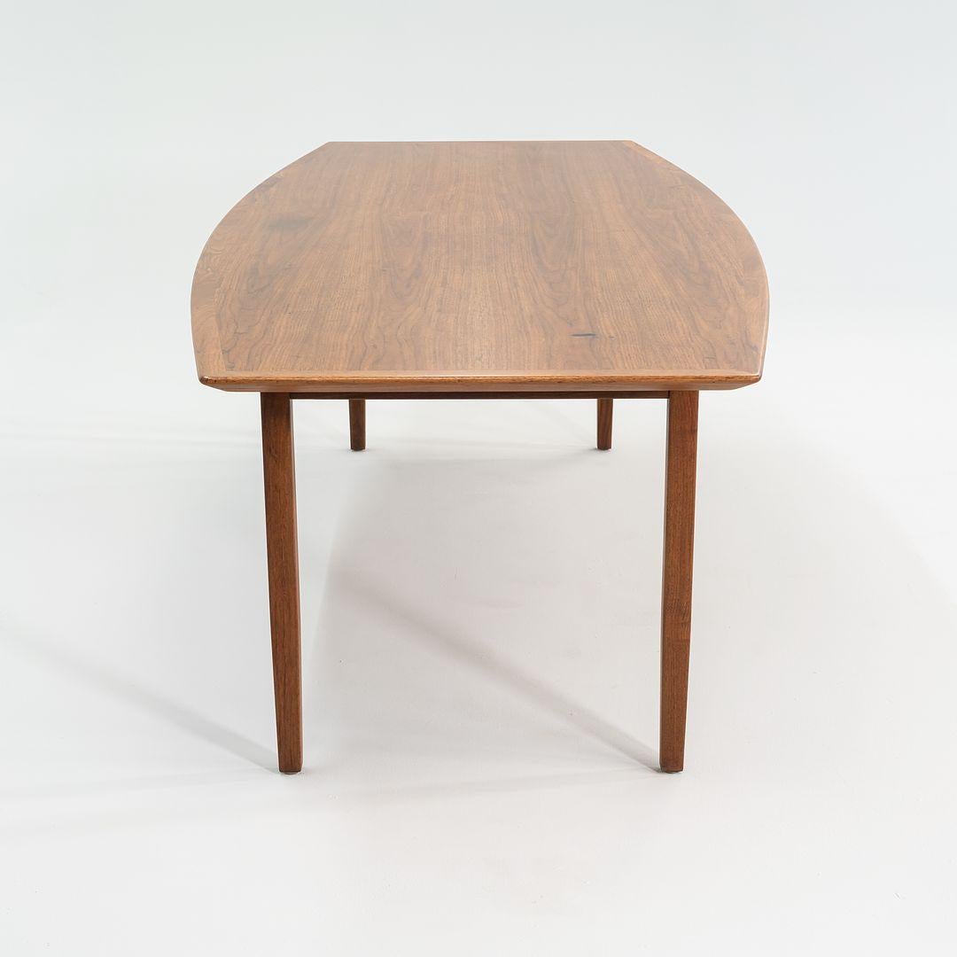 1960s Florence Knoll Table de conférence ou de salle à manger en noyer / acier 96 x 42 pouces en vente 3