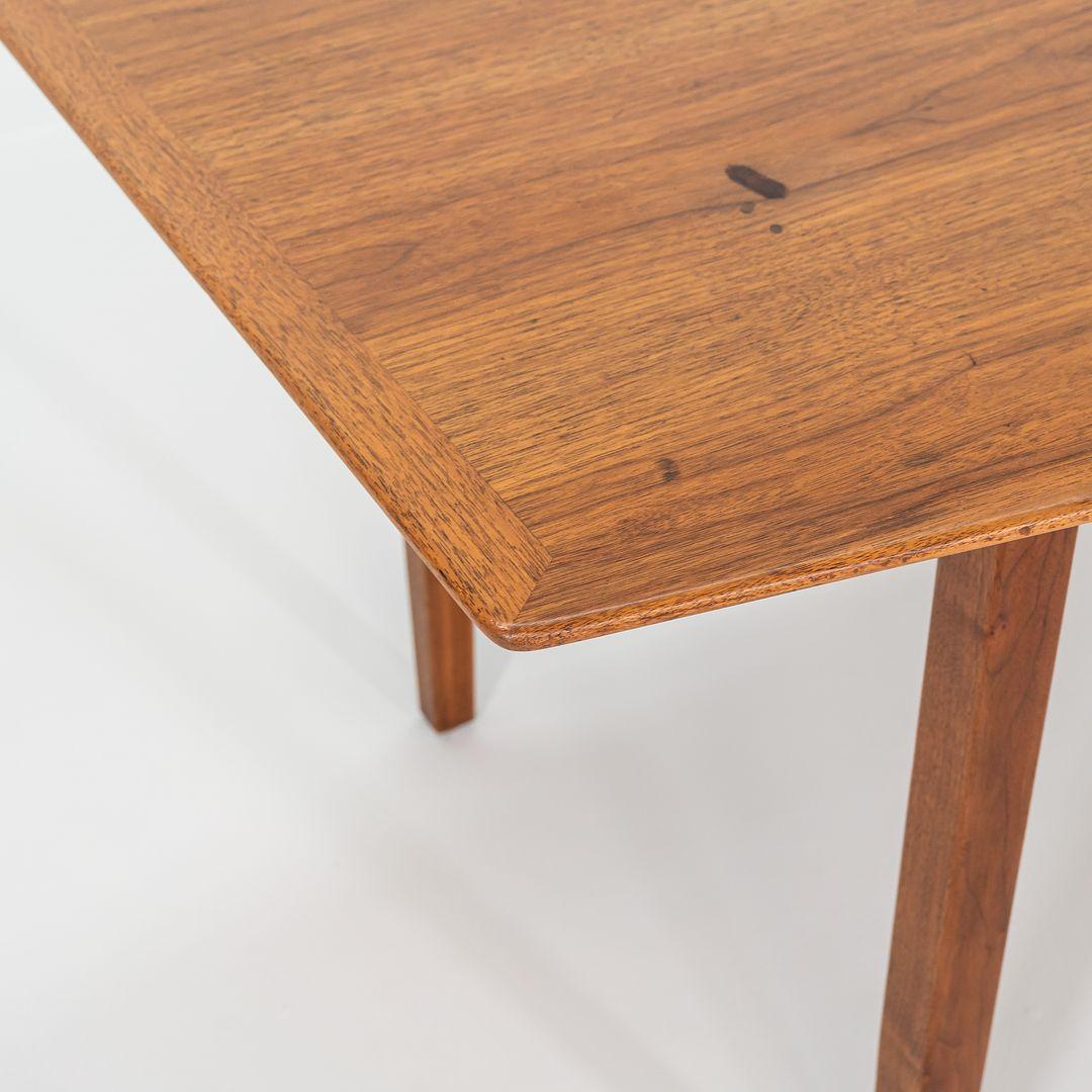 Milieu du XXe siècle 1960s Florence Knoll Table de conférence ou de salle à manger en noyer / acier 96 x 42 pouces en vente