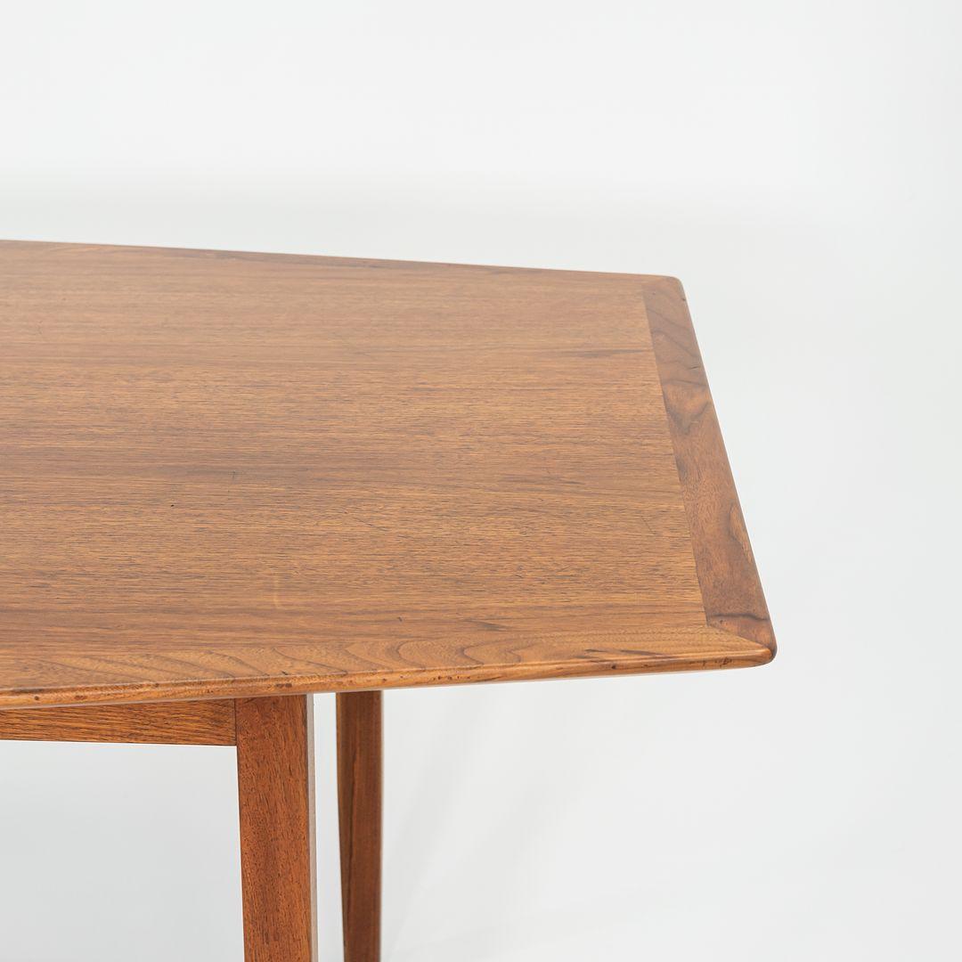 1960s Florence Knoll Table de conférence ou de salle à manger en noyer / acier 96 x 42 pouces en vente 1