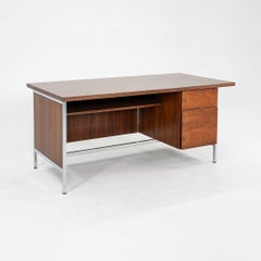 1960s Florence Knoll Executive Desk in Walnut and Chrome