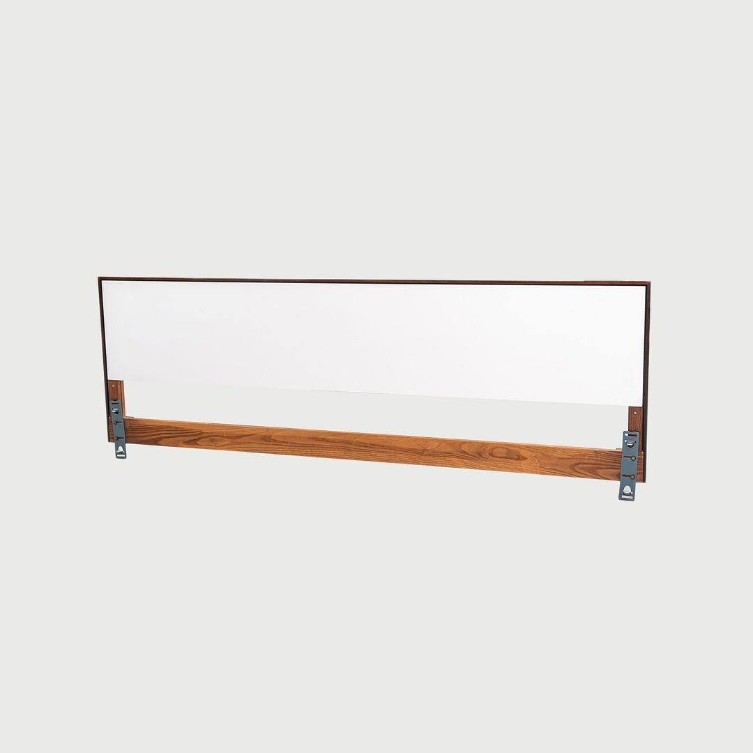1960 Florence Knoll Tête de lit king size en noyer et stratifié, modèle 740 WP Bon état - En vente à Philadelphia, PA