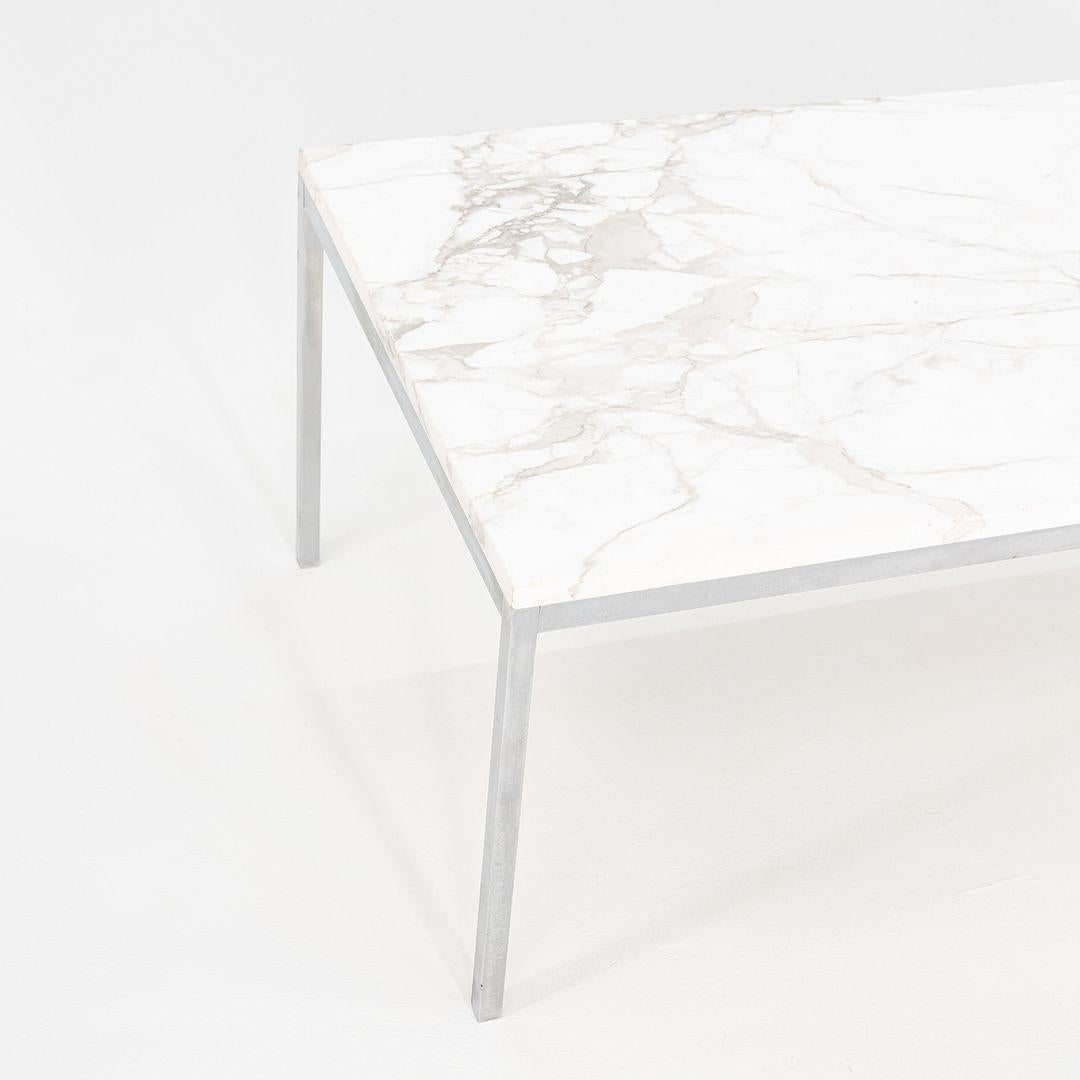 1960s Florence Knoll Table à café en marbre et acier chromé 45x23