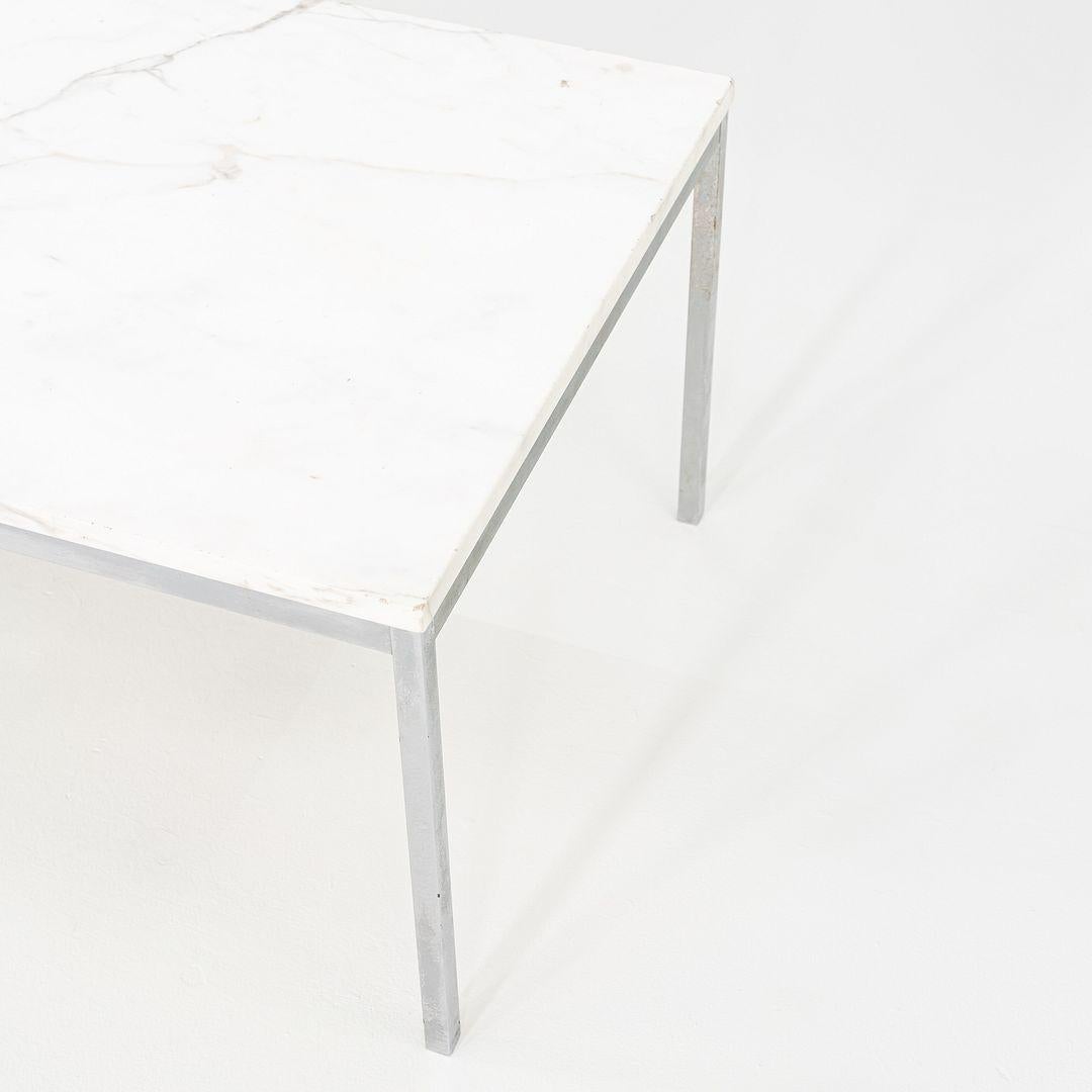 1960s Florence Knoll Table à café en marbre et acier chromé 45x23