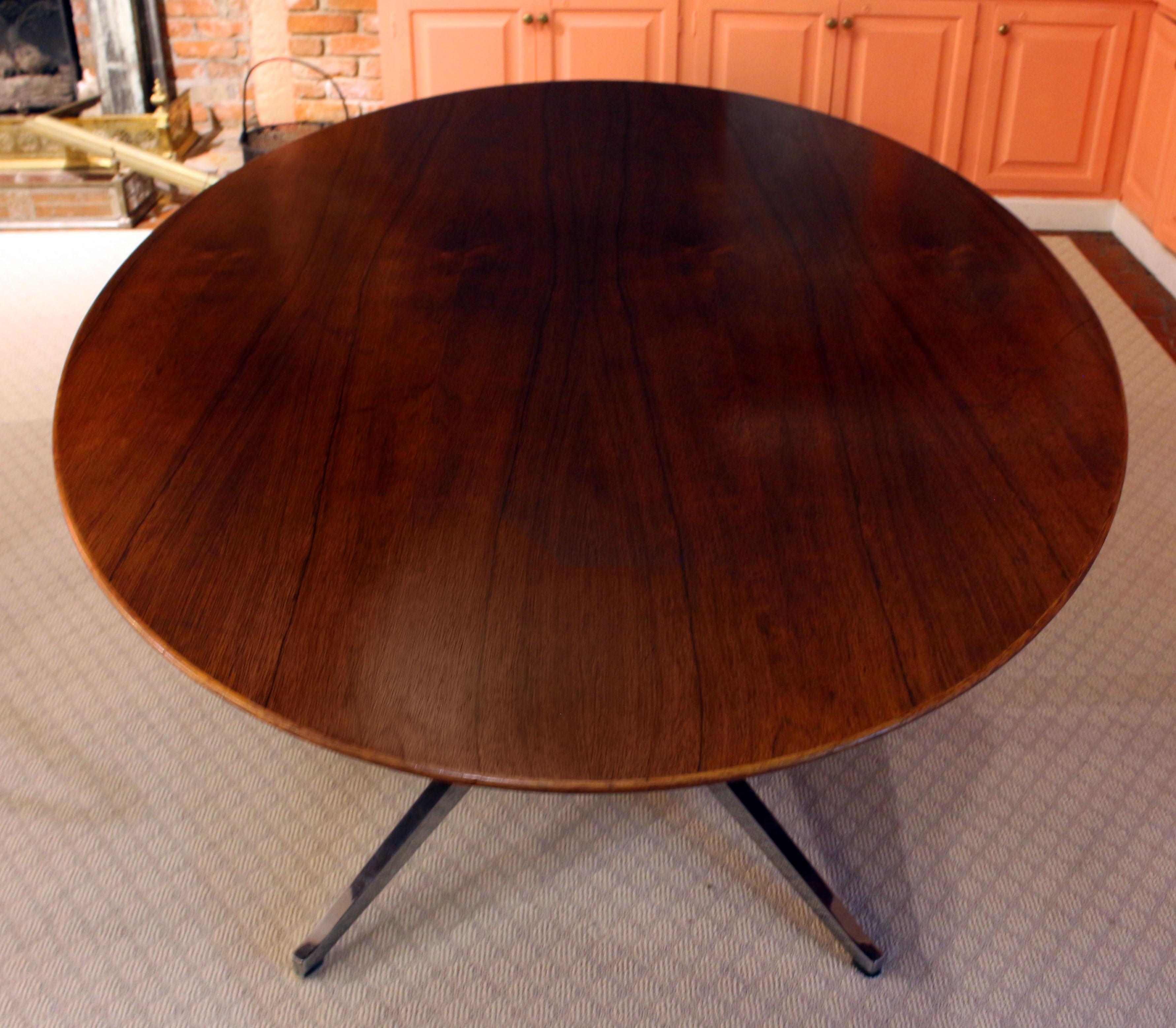 Mid-Century Modern 1960s Florence Knoll Oval Dining Table Made by Knoll en vente