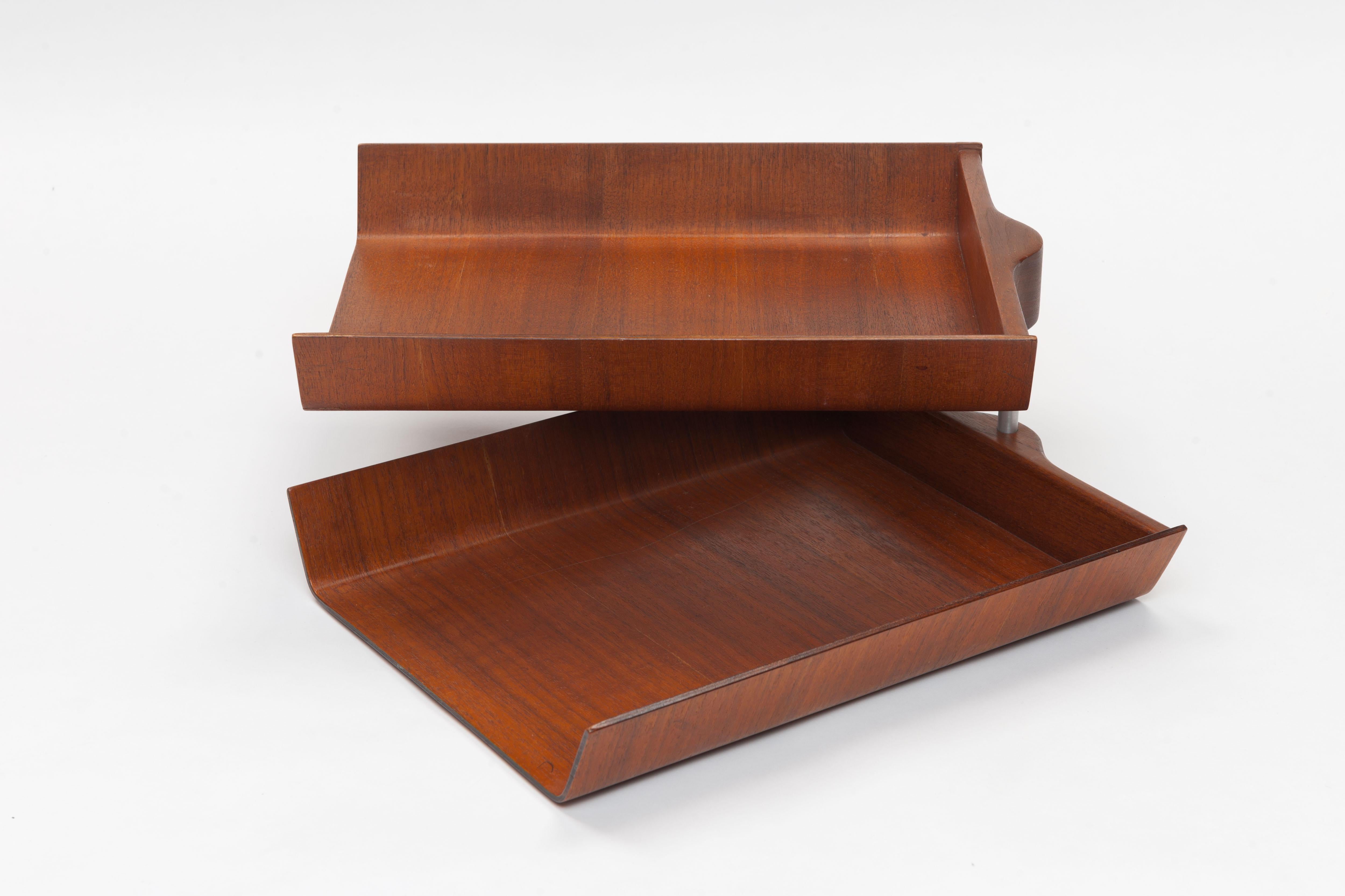 Mid-Century Modern 1960s Florence Knoll Pivoting Walnut Plywood Desk Tray by Knoll