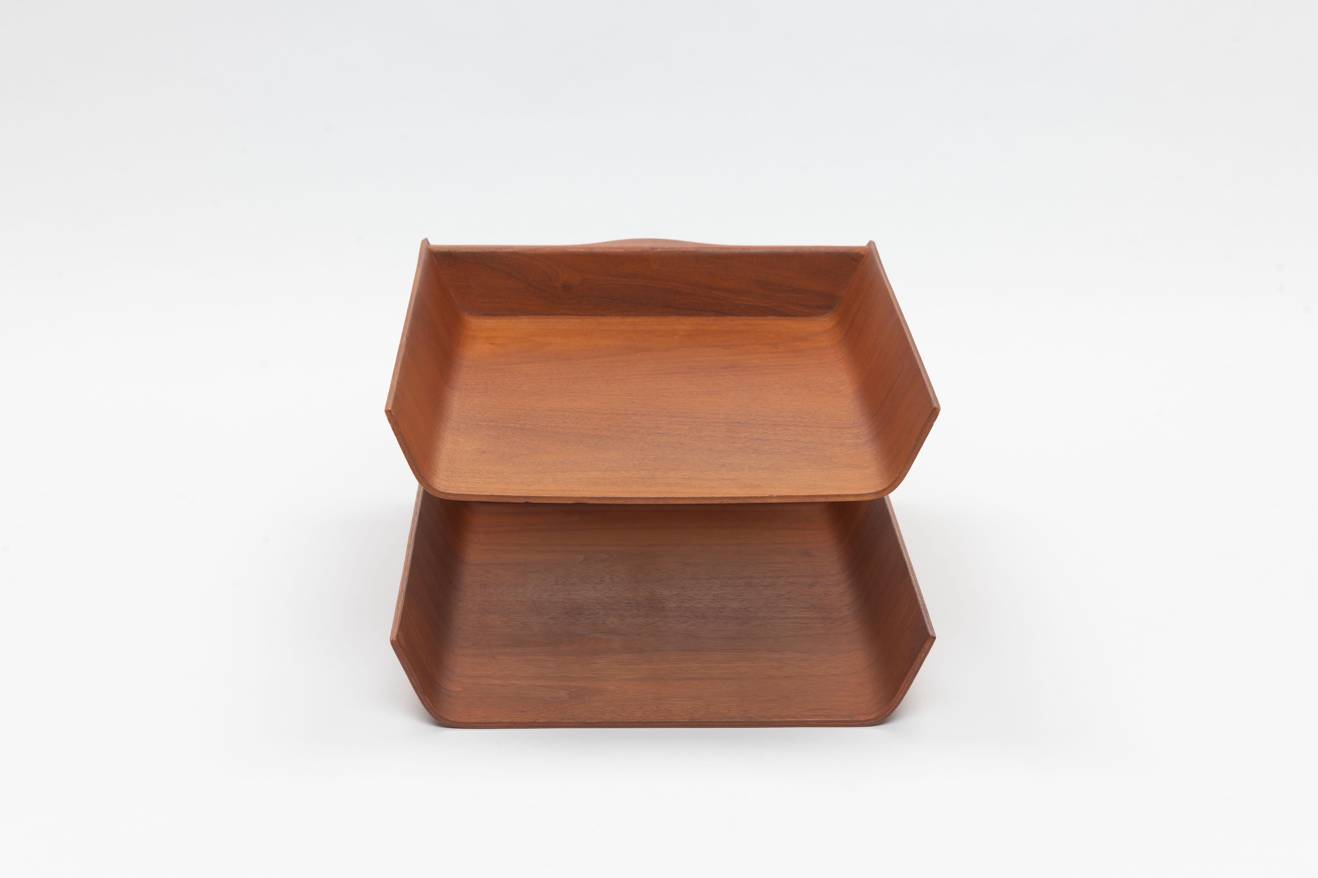 American 1960s Florence Knoll Pivoting Walnut Plywood Desk Tray by Knoll