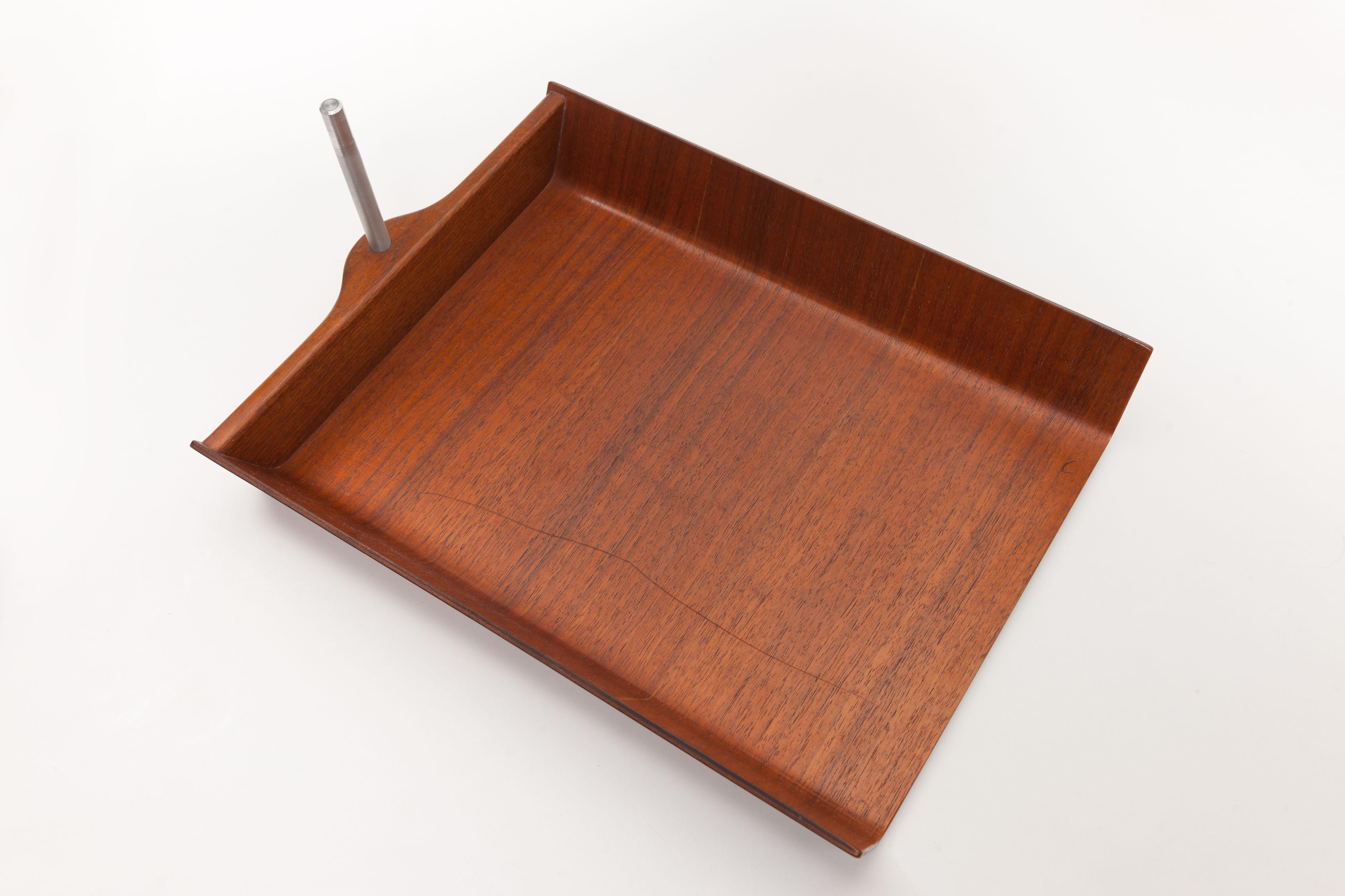 1960s Florence Knoll Pivoting Walnut Plywood Desk Tray by Knoll 1