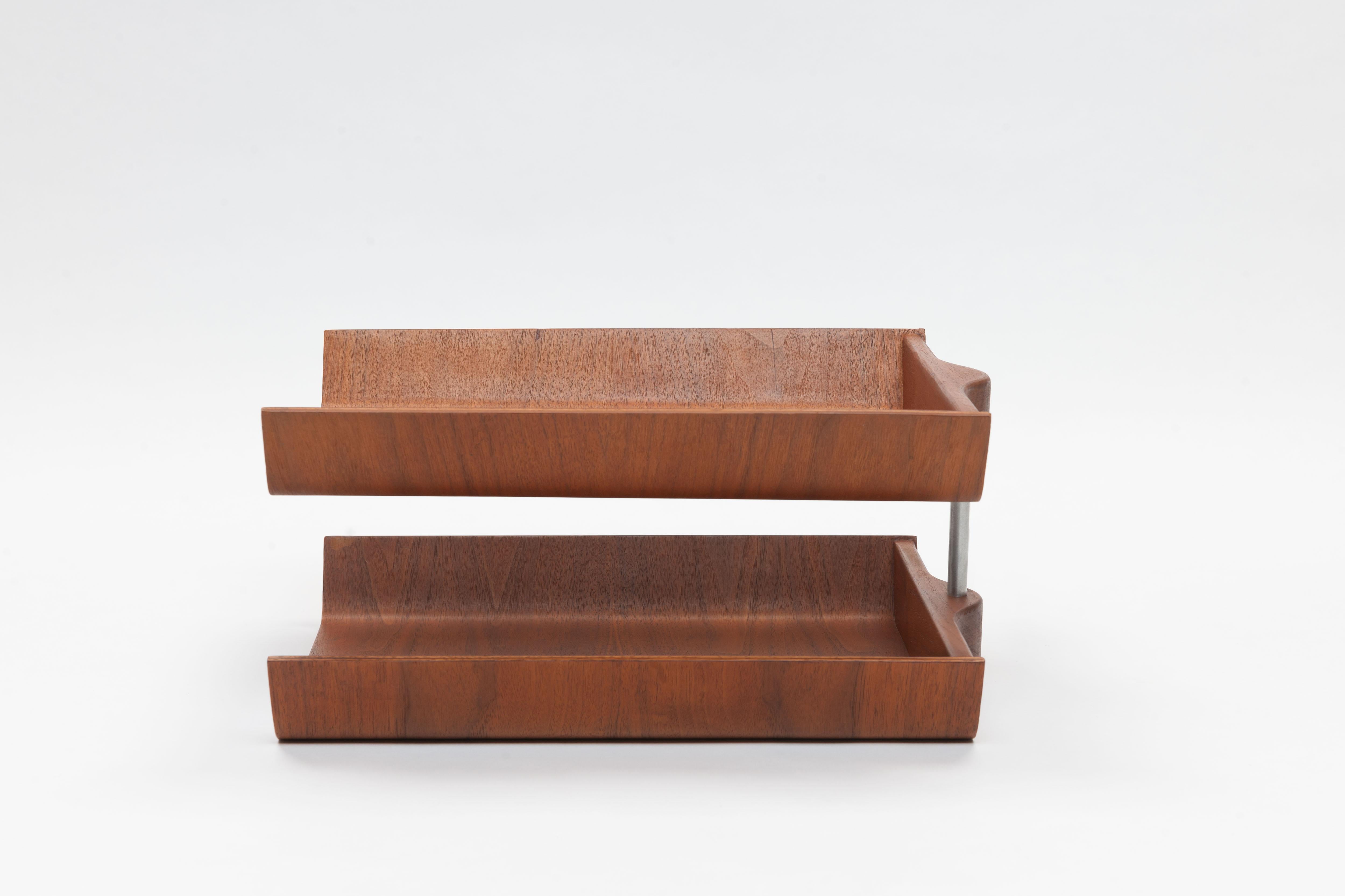 1960s Florence Knoll Pivoting Walnut Plywood Desk Tray by Knoll 3