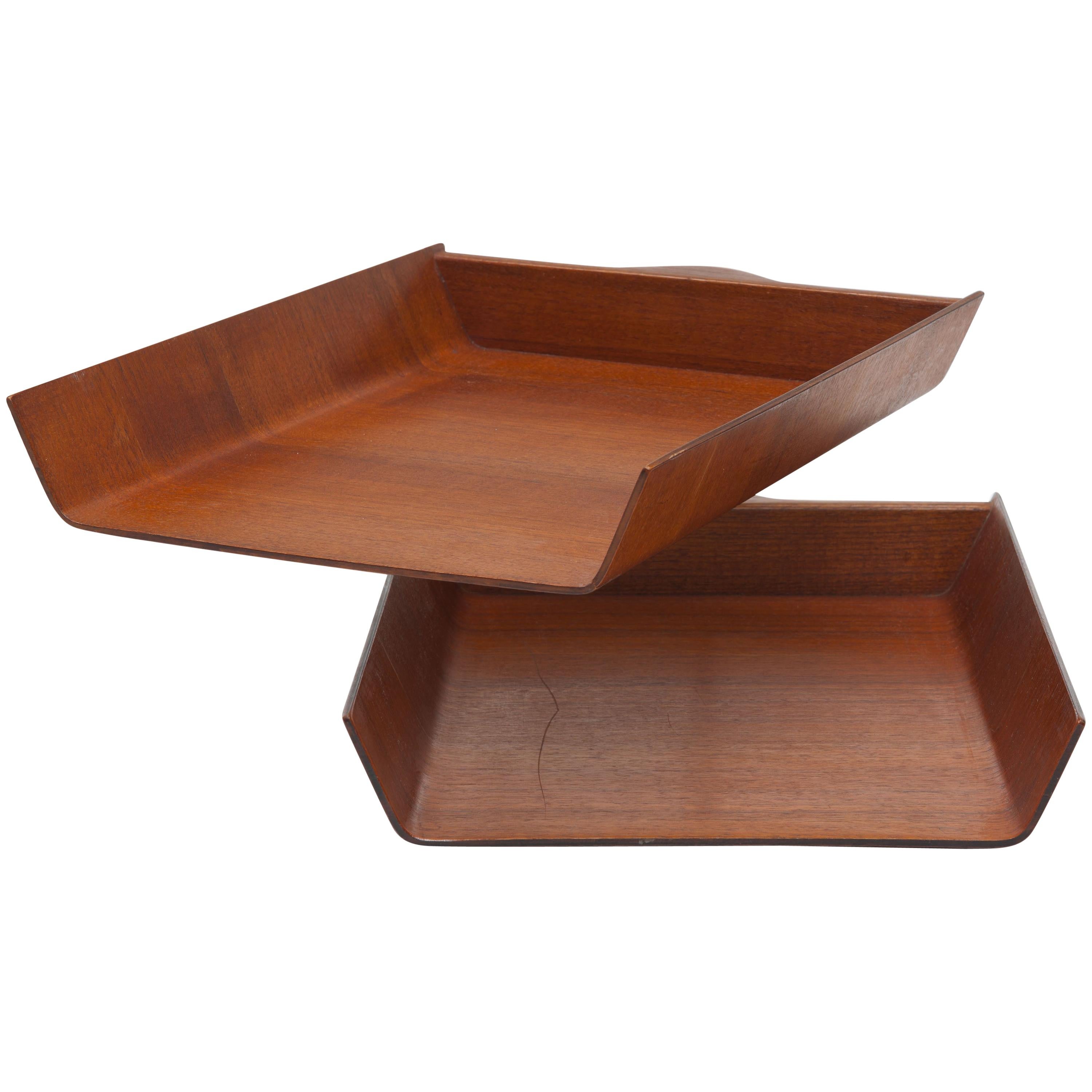 1960s Florence Knoll Pivoting Walnut Plywood Desk Tray by Knoll