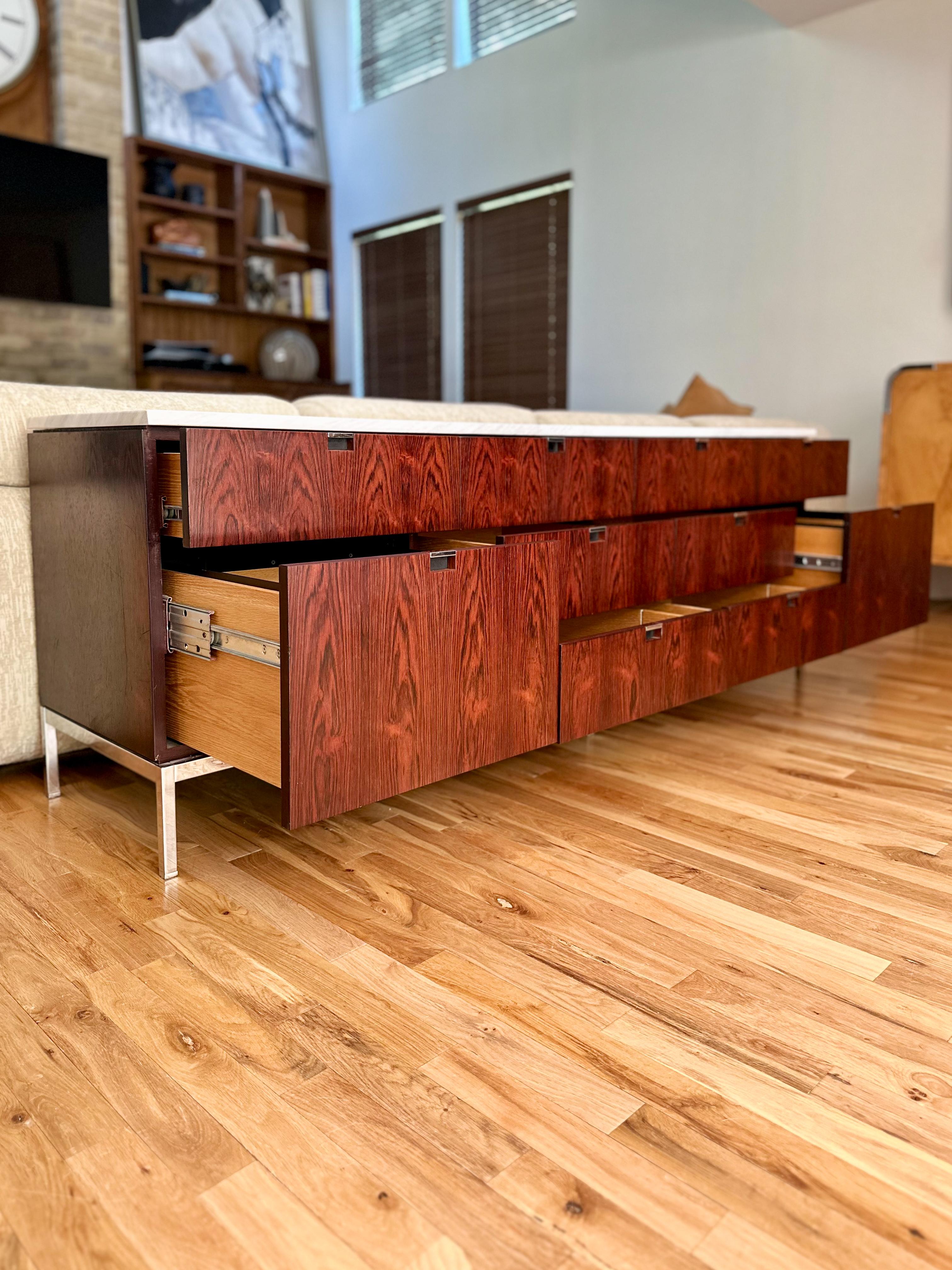 1960s Florence Knoll Rosewood and Marble 4 Position Credenza For Sale 3