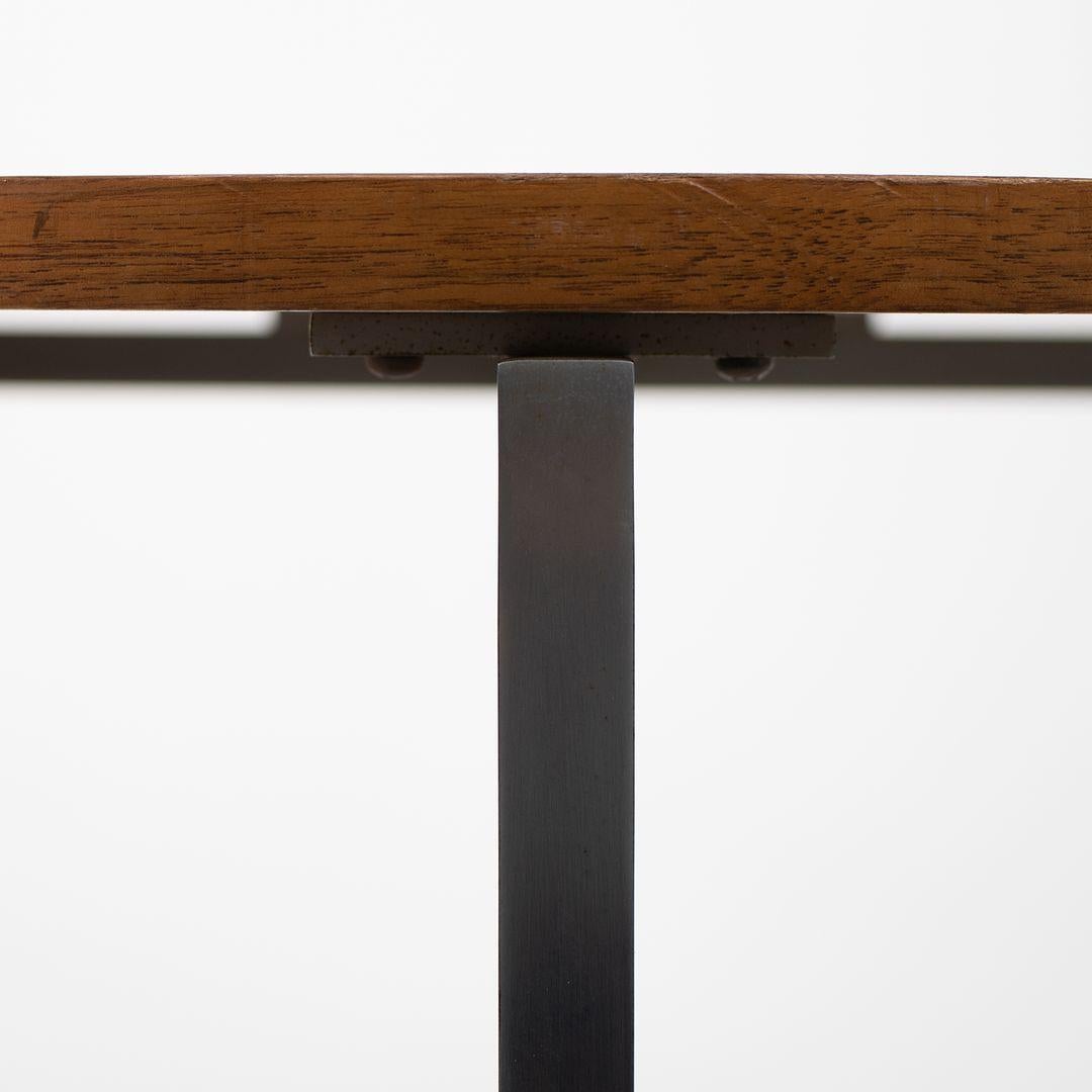 1960s Florence Knoll Round Walnut Side Tables, A Pair Model 2562 T For Sale 1