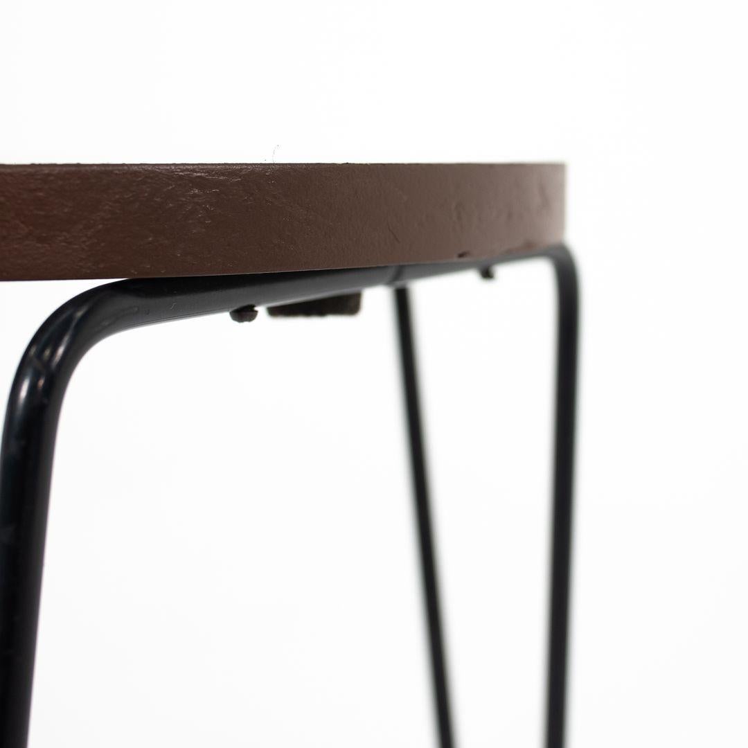Tabouret/table d'appoint empilable Florence Knoll des années 1960, modèle 75 en stratifié Bon état - En vente à Philadelphia, PA