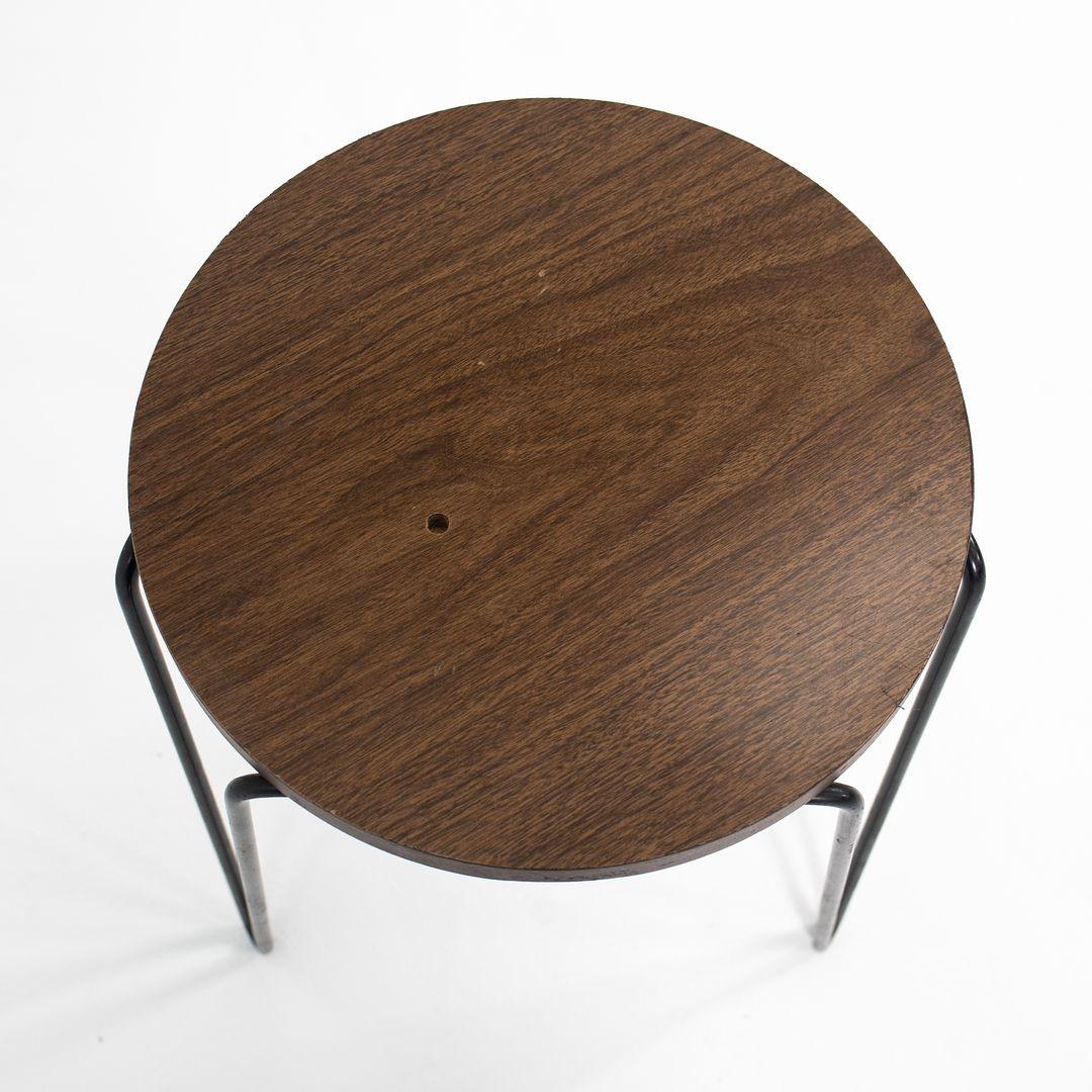 Milieu du XXe siècle Tabouret/table d'appoint empilable Florence Knoll des années 1960, modèle 75 en stratifié en vente