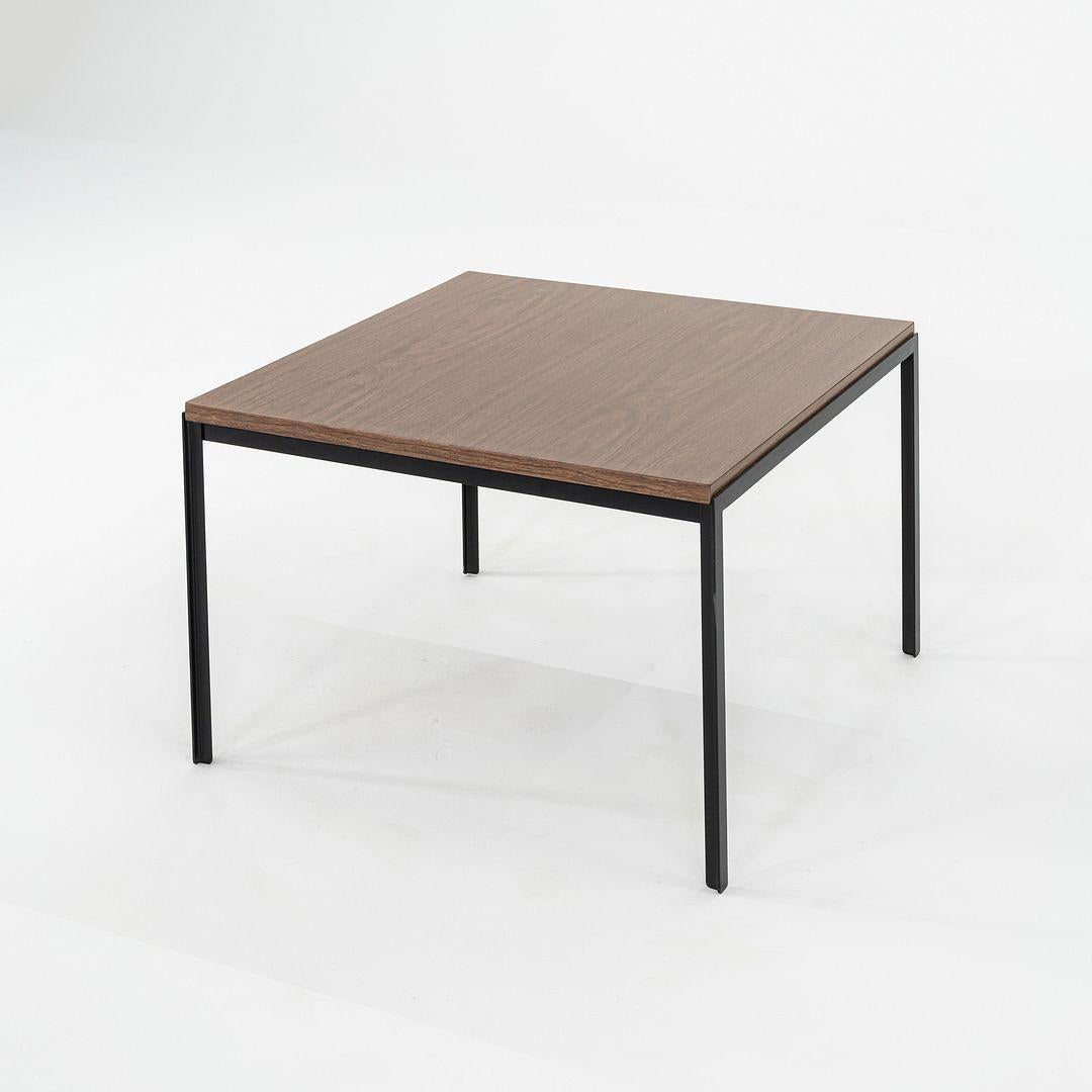 Milieu du XXe siècle 1960s Florence Knoll T Angle 24 x 24 inch Side / End Table en vente