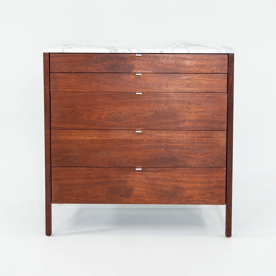 Florence Knoll Kommode aus Nussbaumholz mit 5 Schubladen und Marmorplatte, Modell 326 2, 1960er Jahre im Angebot 5