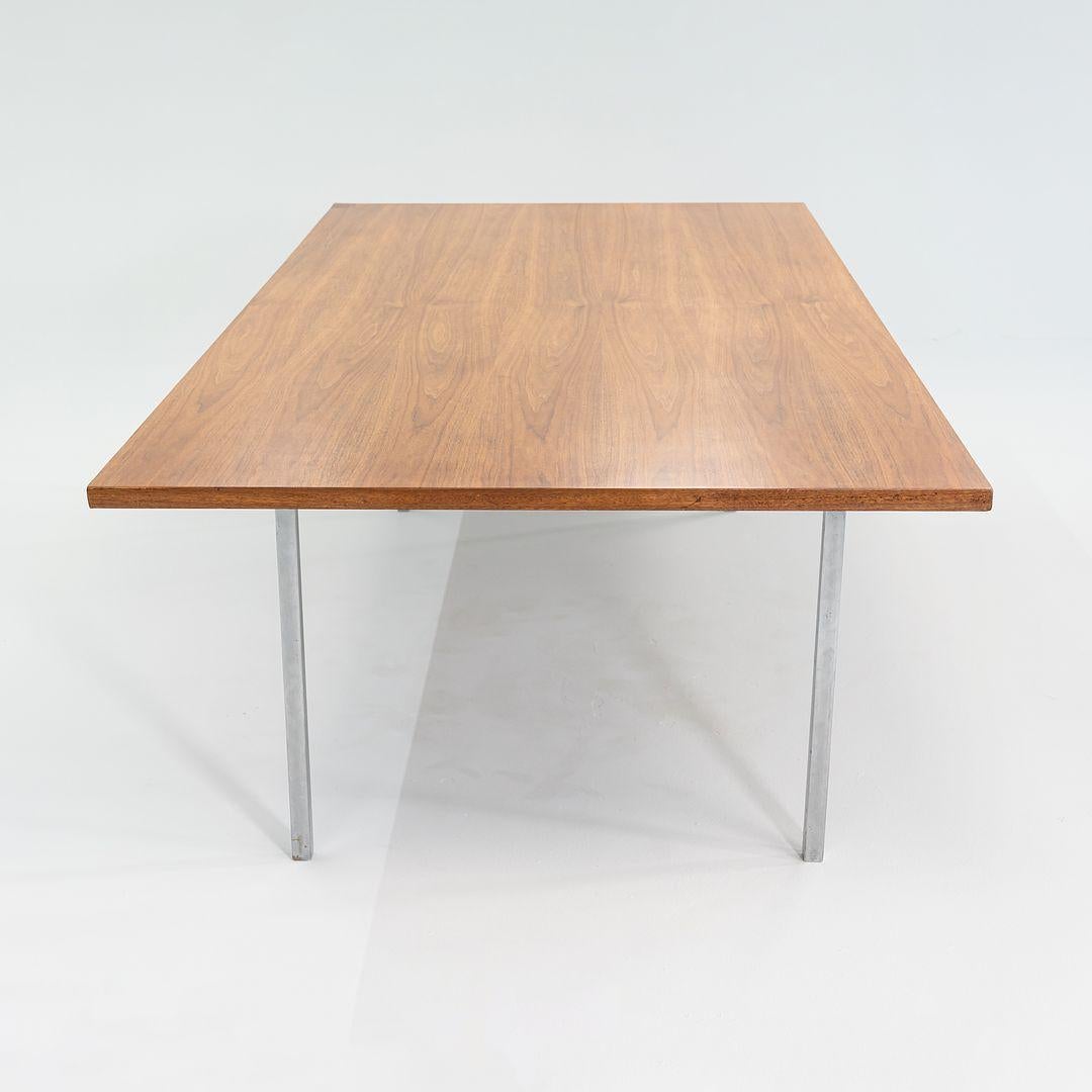 Moderne 1960s Florence Knoll Walnut Dining / Conference Table Chromed Steel Legs 34x72in en vente