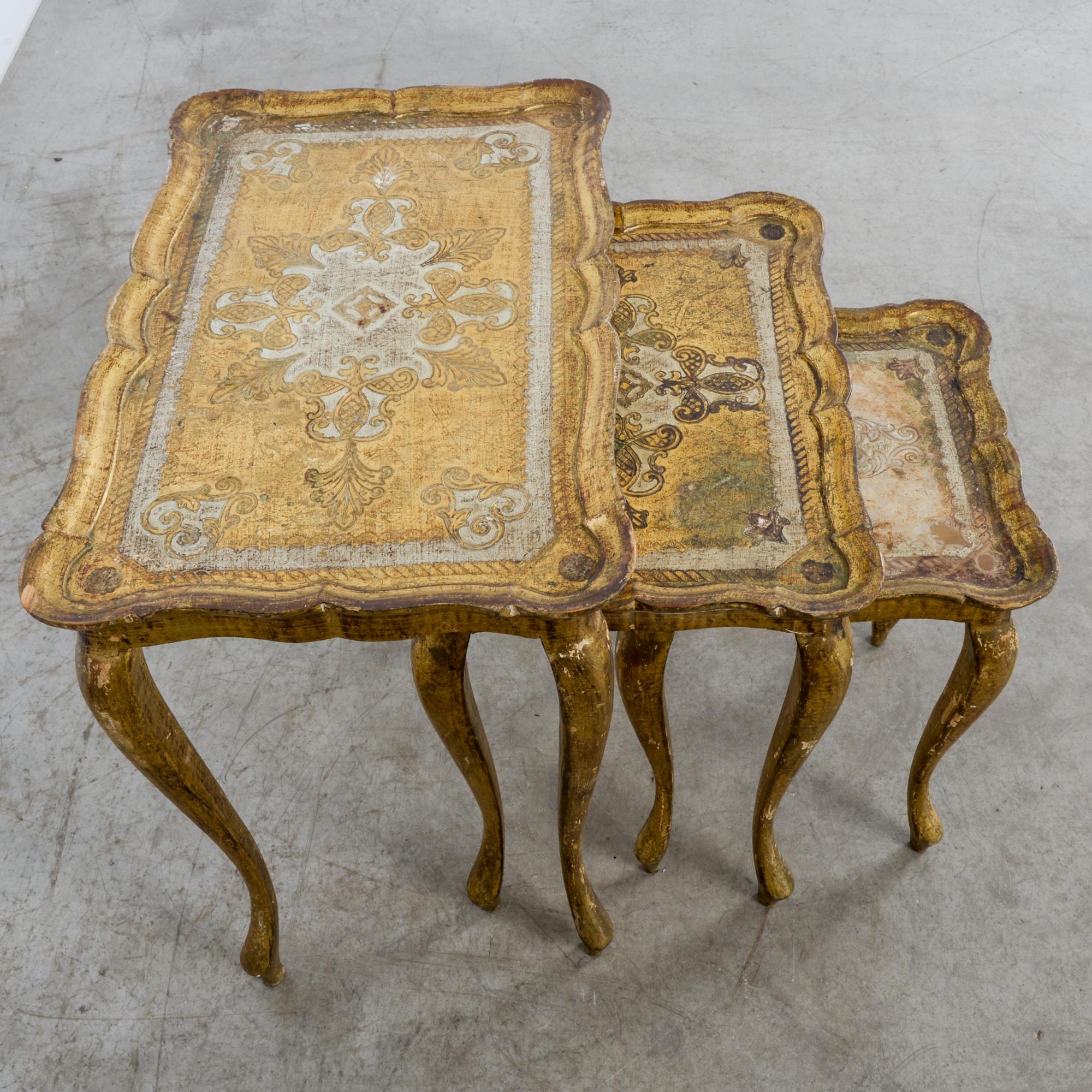 1960s Florentine Style Nesting Tables, Set of Three 2