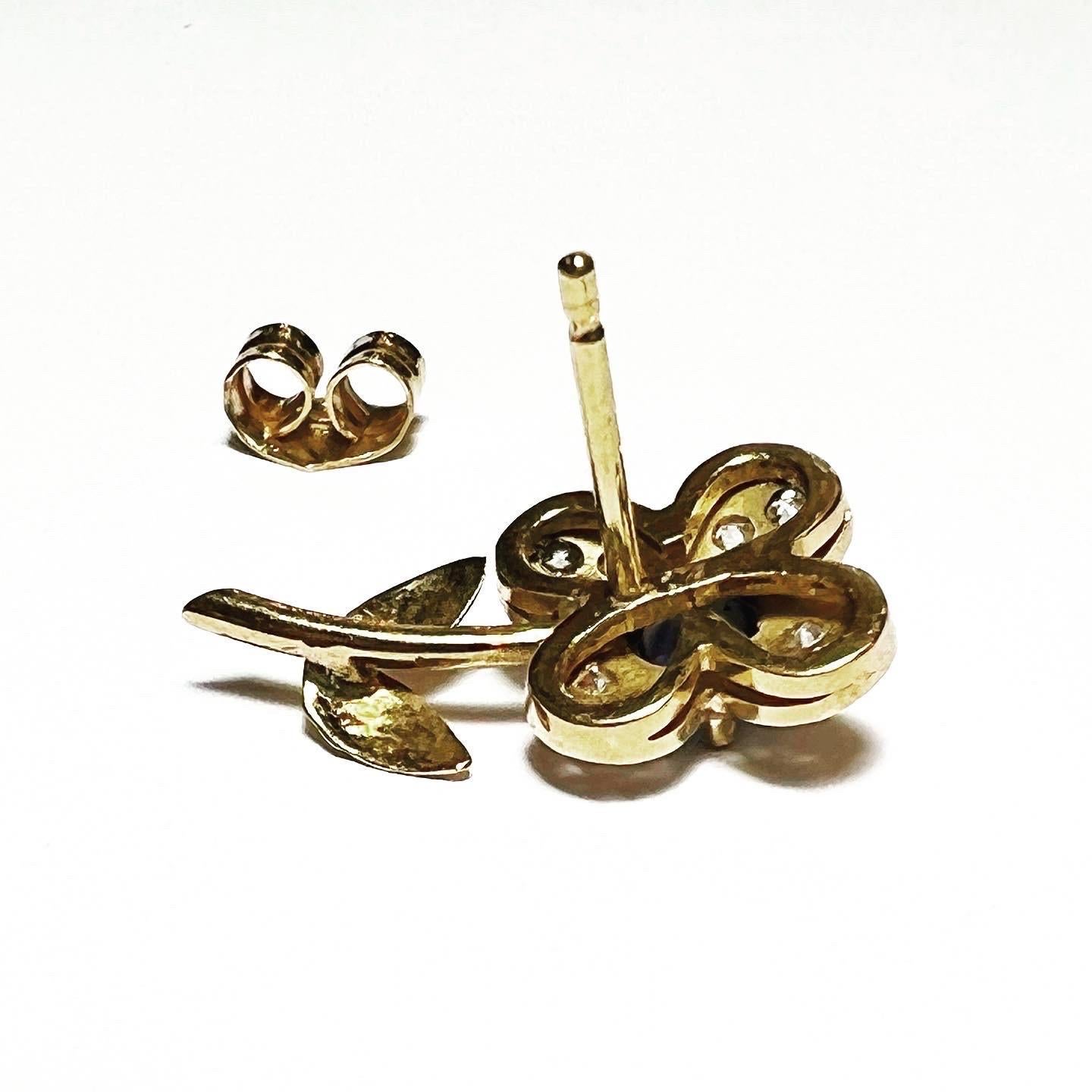 1960s Flowers Diamond Cabochon Saphire 18k Yellow Gold Stud Earrings 1