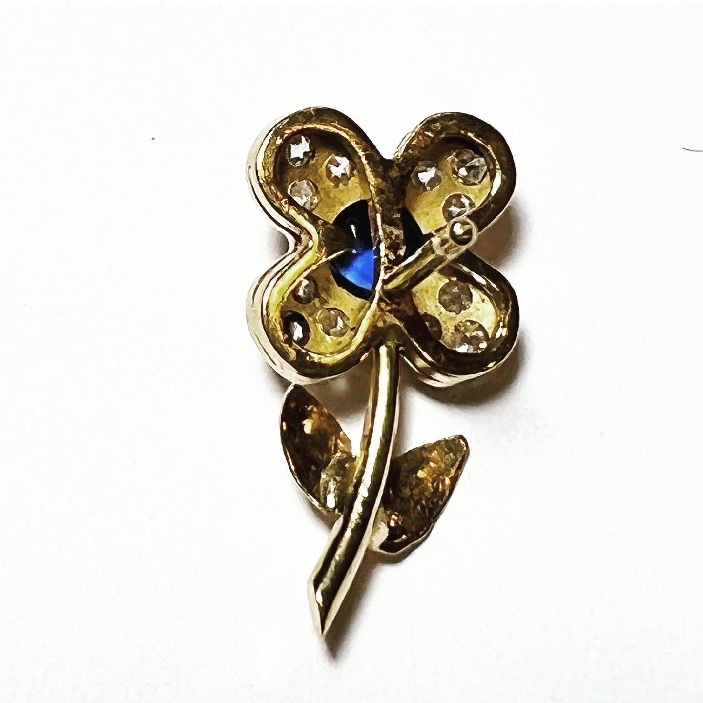 1960s Flowers Diamond Cabochon Saphire 18k Yellow Gold Stud Earrings 2