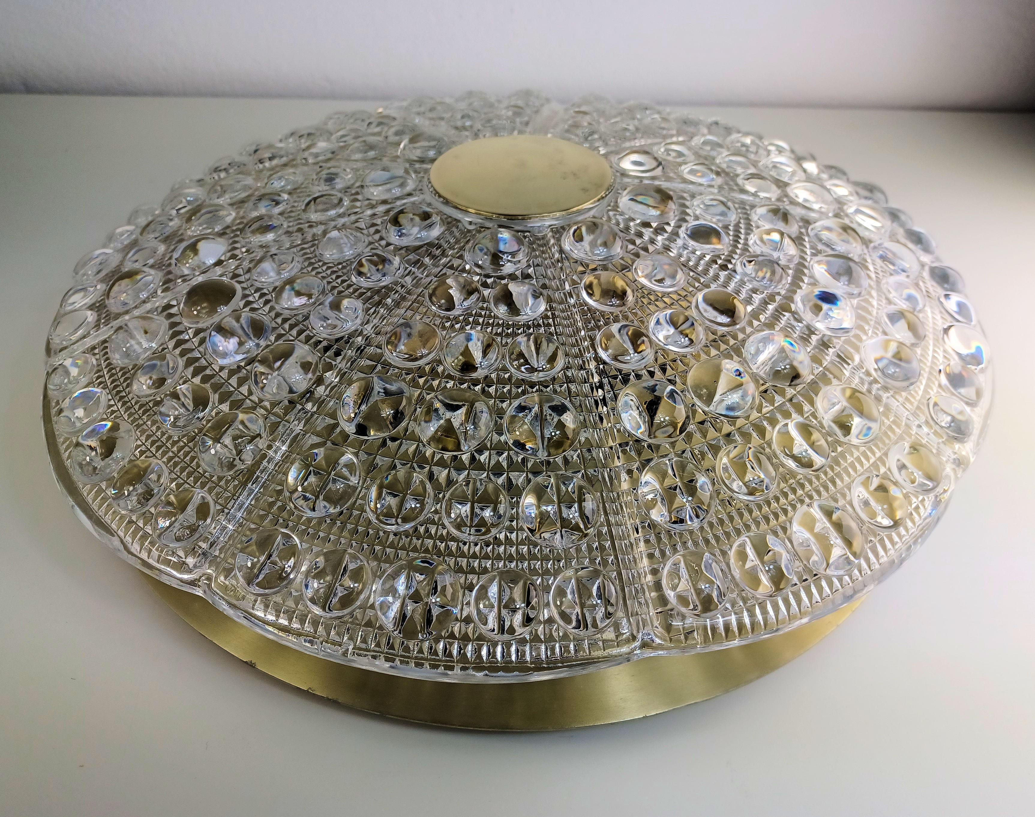 Laiton Lustre encastré en verre et laiton des années 1960 par Carl Fagerlund pour Lyfa en vente