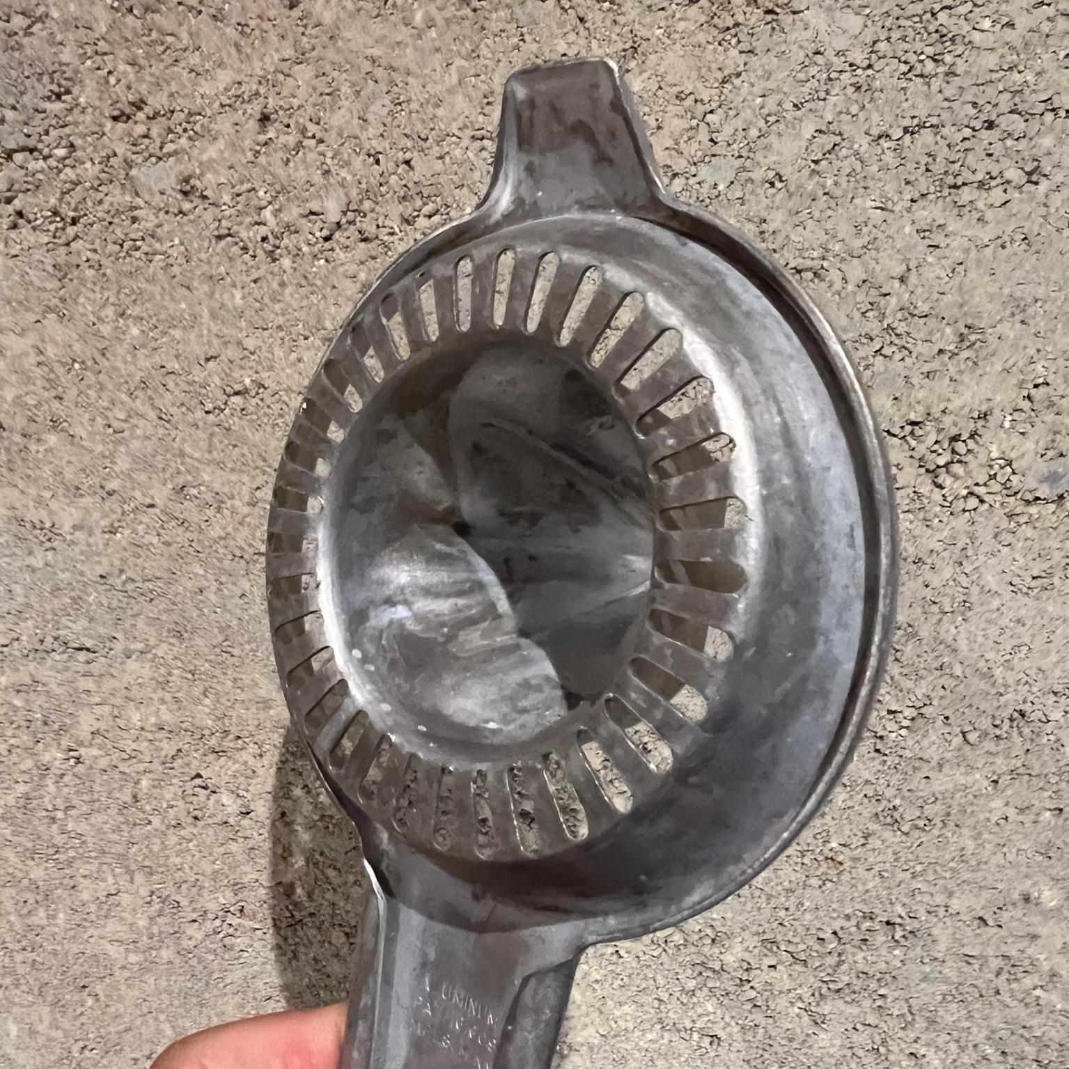 20ième siècle 1960s Foley Presse-agrumes manuel Aluminium en vente