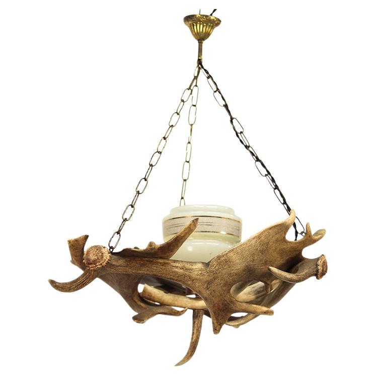 1960er Jahre Folk Art Antler Kronleuchter / Hängelampe im Angebot