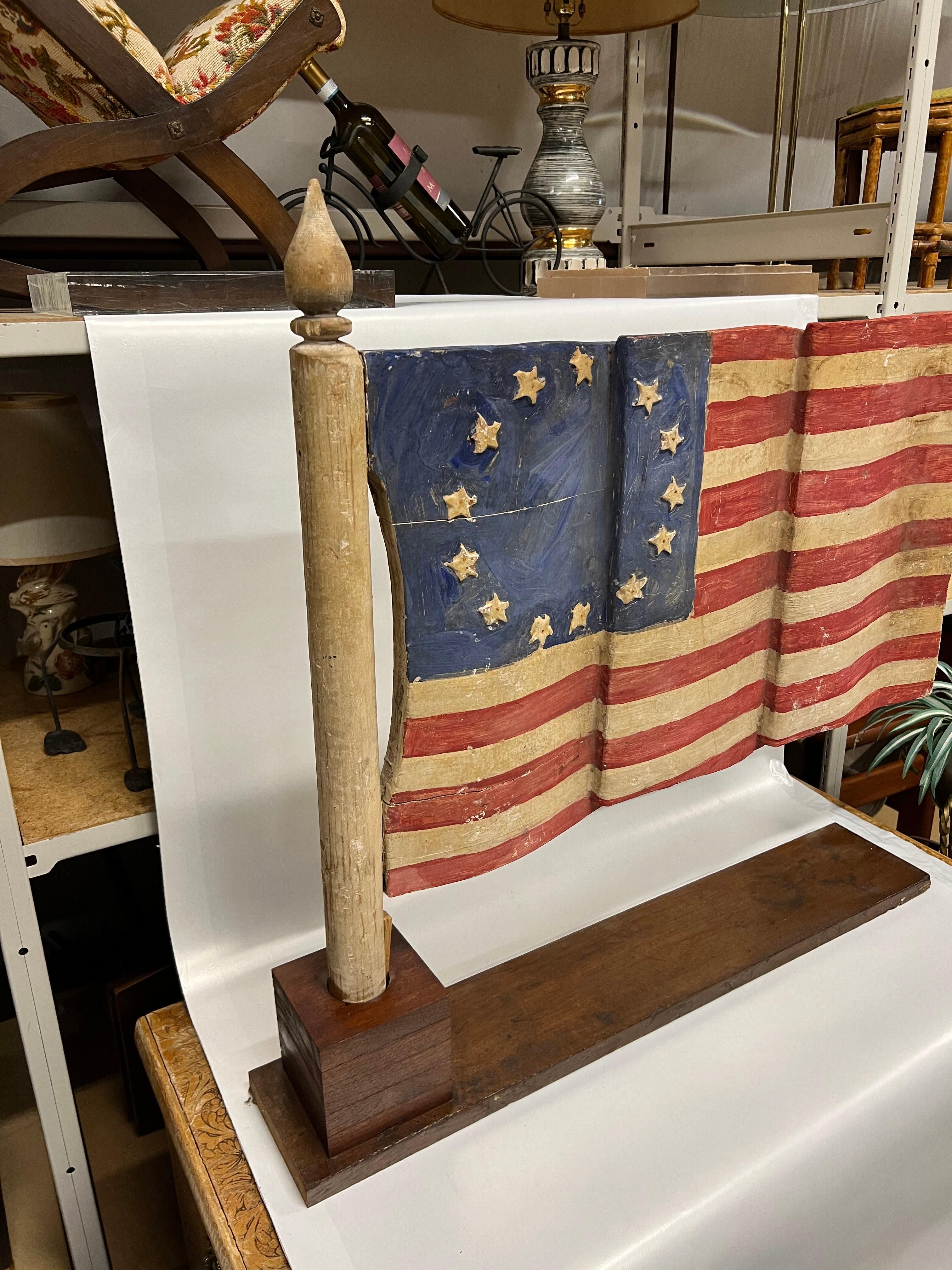 Bandiera Folk Art del 1960 che sventola su un supporto In condizioni buone in vendita a Charleston, SC