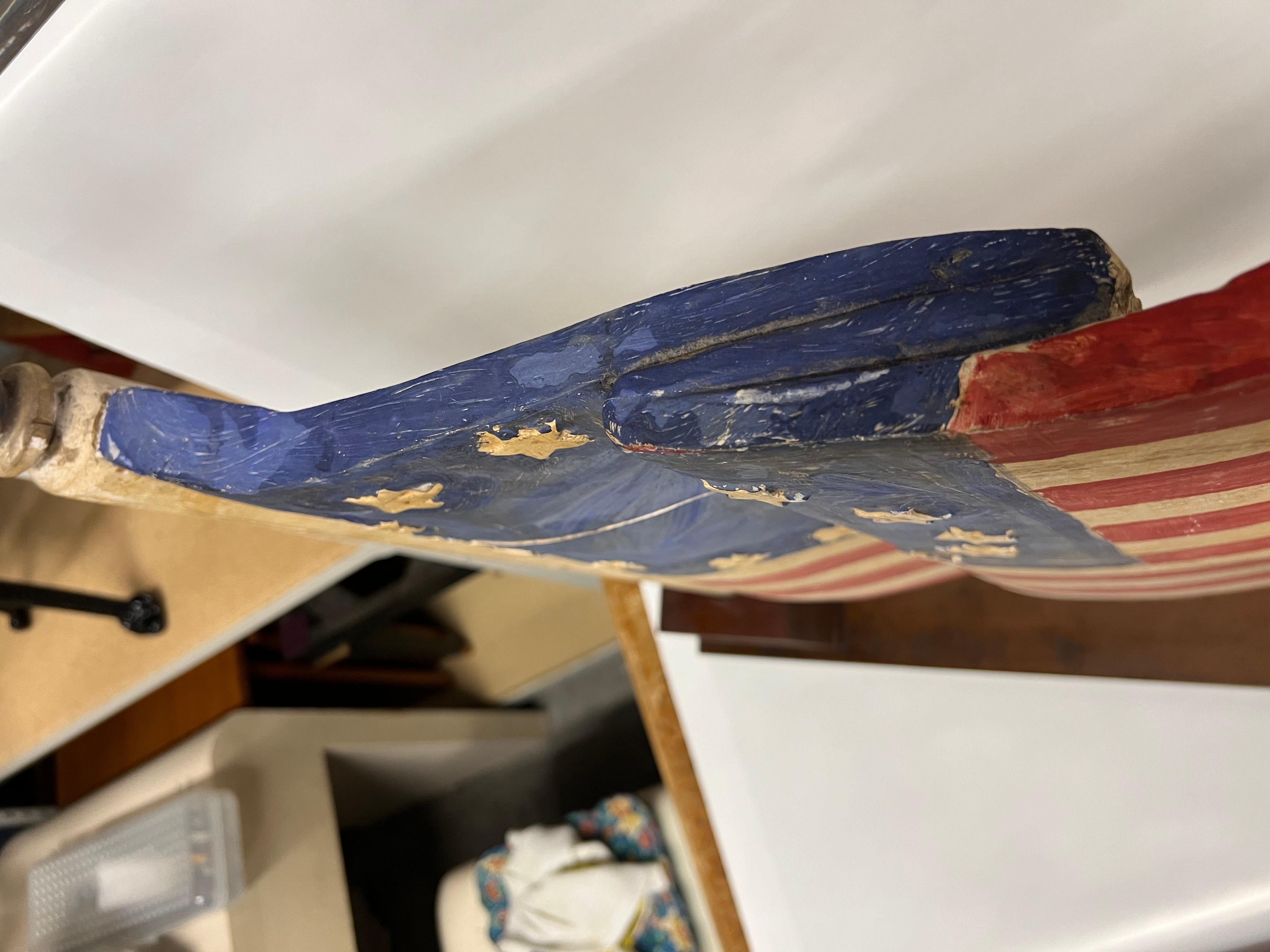 Bandiera Folk Art del 1960 che sventola su un supporto in vendita 2