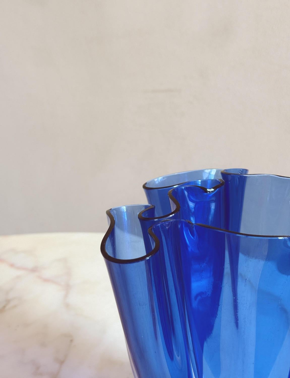 Italian 1960s Fontana Arte Dark blue Small Tissue Vase For Sale