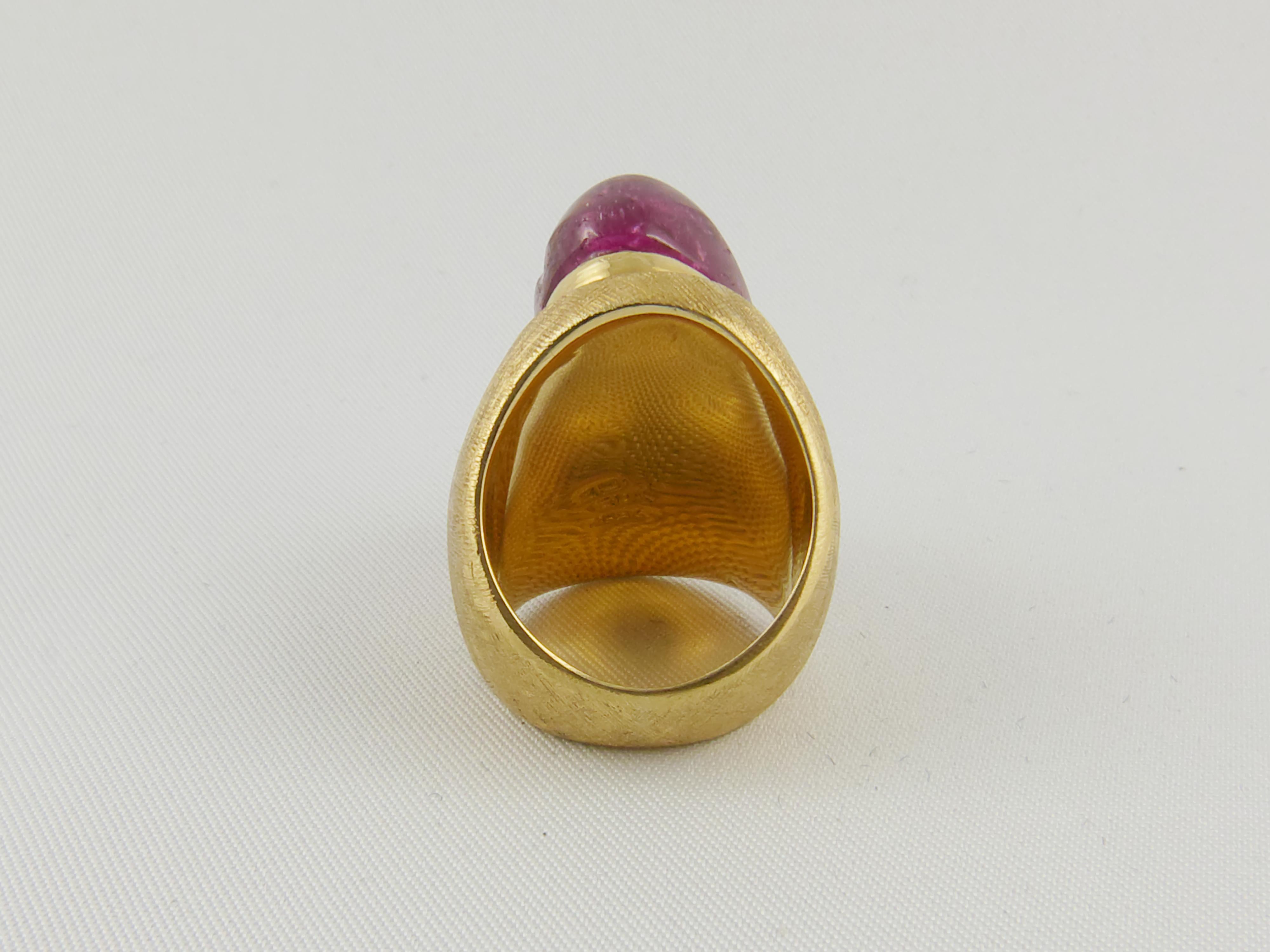 Tumbled 1960s Forma Livre Carved Tourmaline and Yellow Gold Ring For Sale