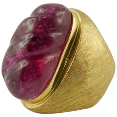 1960s Forma Livre Carved Tourmaline and Yellow Gold Ring
