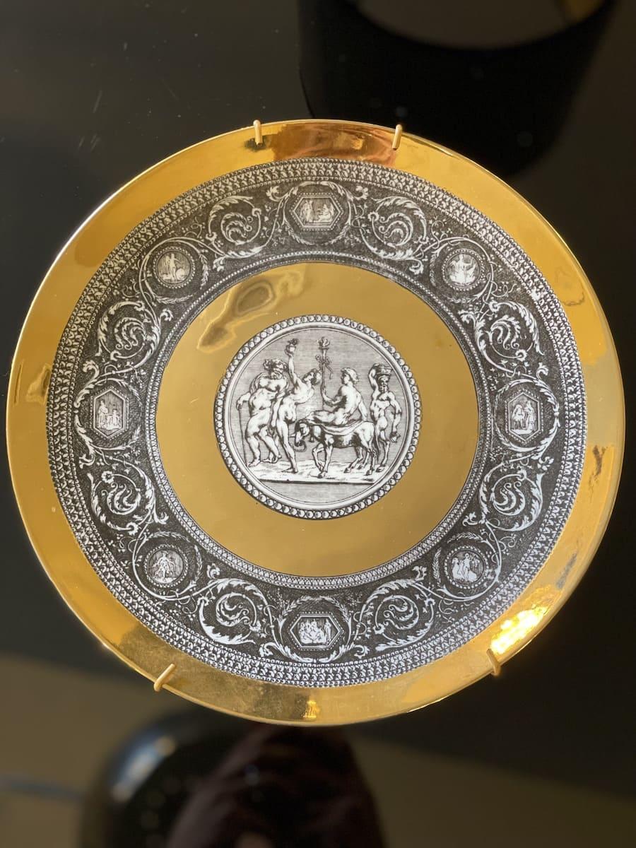 1960s Fornasetti Cammei Mythological Collection Gold Leaf Plates Signed Set of 6 For Sale 10