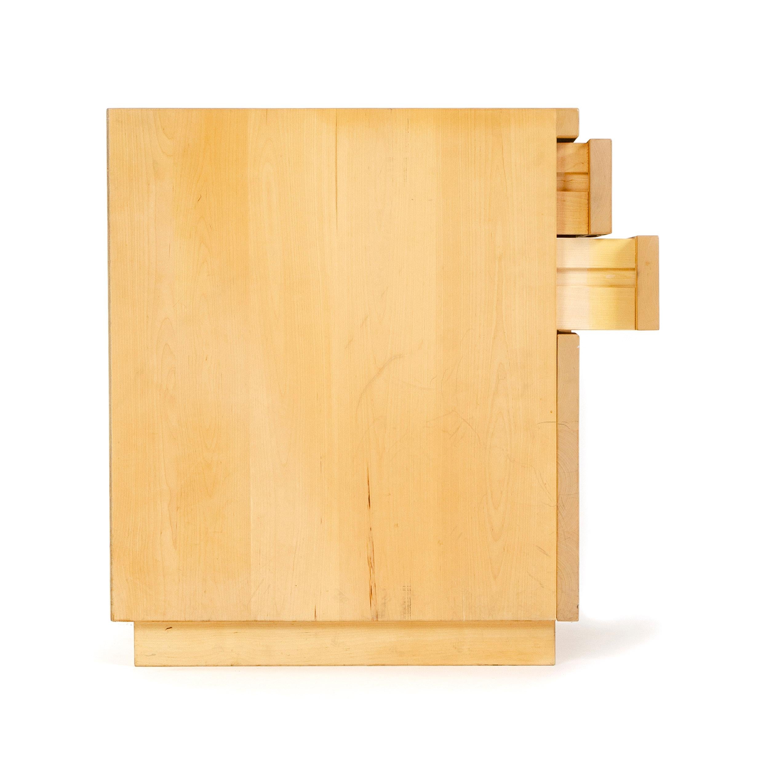 Armario de oficina de cuatro cajones atribuido a Alvar Aalto para Artek, década de 1940 Finlandés en venta