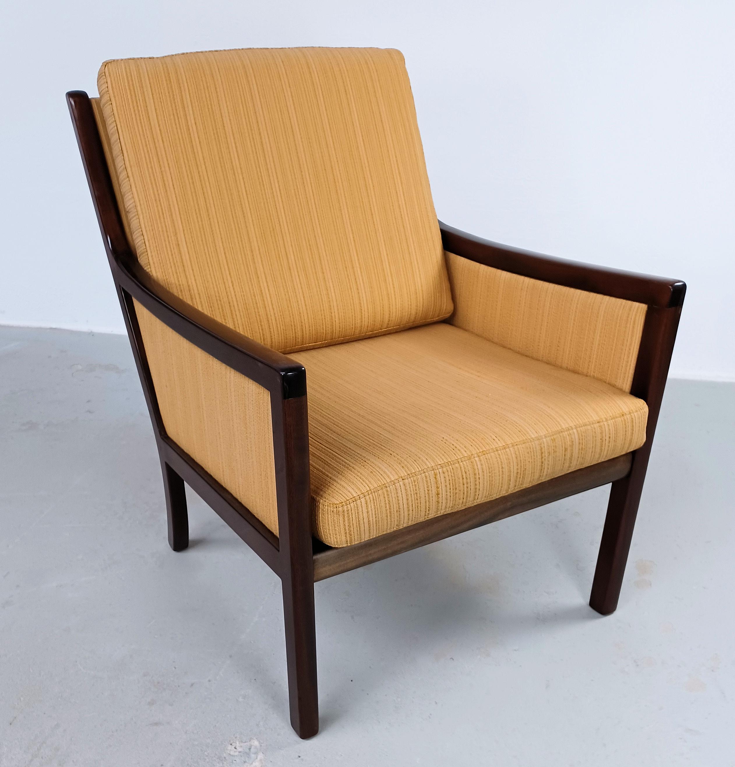 1960s Four Fully Restored Ole Wanscher Mahogny Lounge Chairs Custom Upholstery For Sale 3