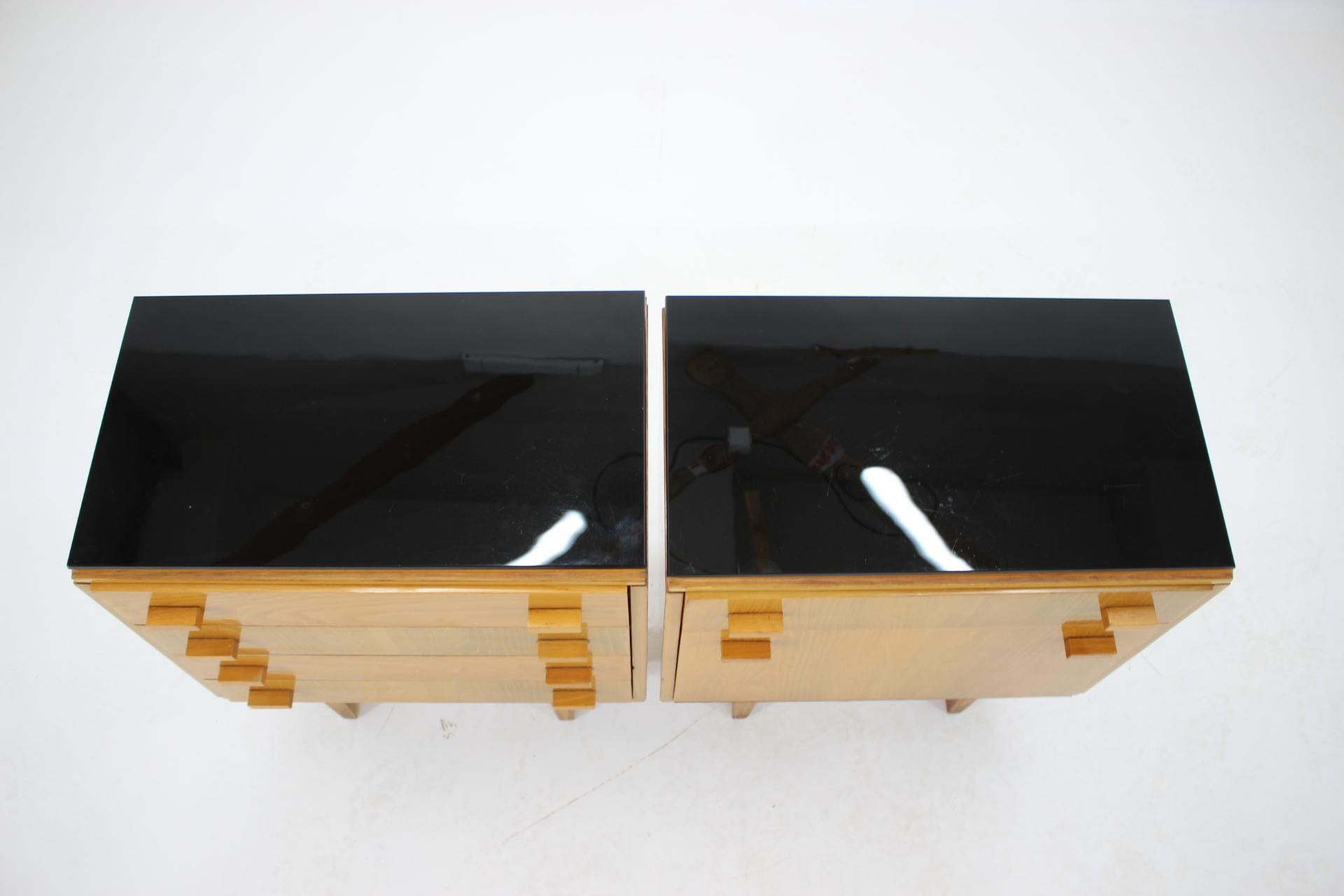 Mid-Century moderno 1960 Frantisek Mezulanik Coppia di cassettoni, Cecoslovacchia in vendita