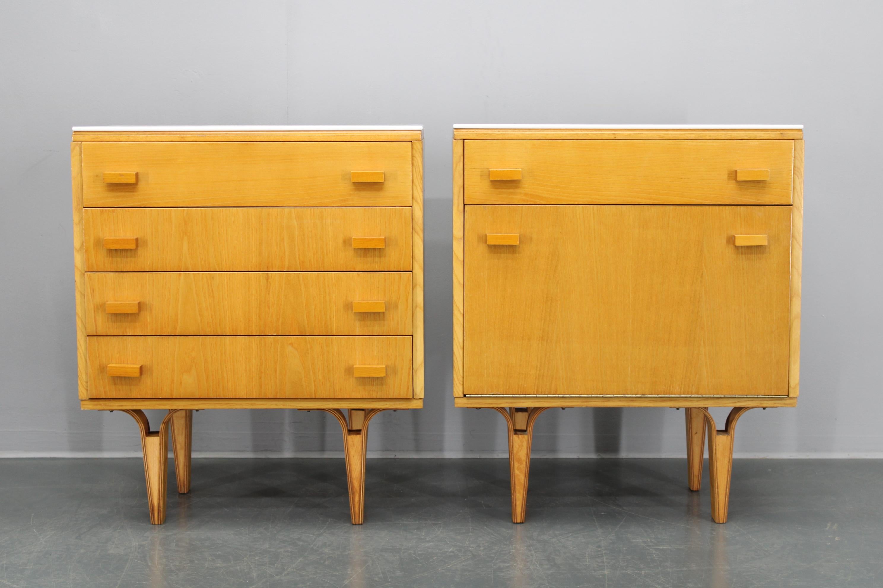 Mid-Century moderno 1960 Frantisek Mezulanik Coppia di cassettoni, Cecoslovacchia in vendita