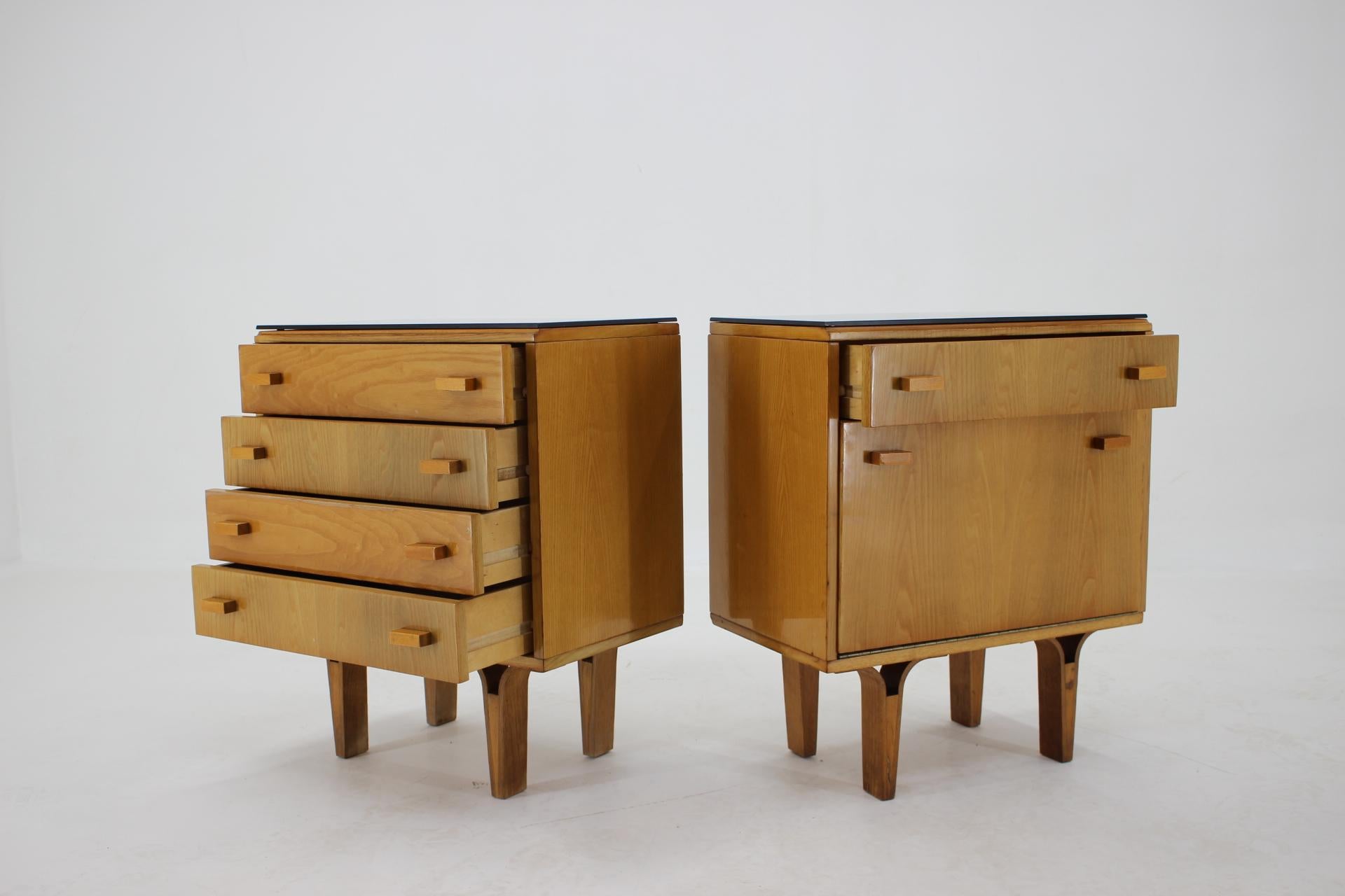 Paire de commodes Mezulanik de Frantisek Mezulanik, Tchécoslovaquie, années 1960 Bon état - En vente à Praha, CZ