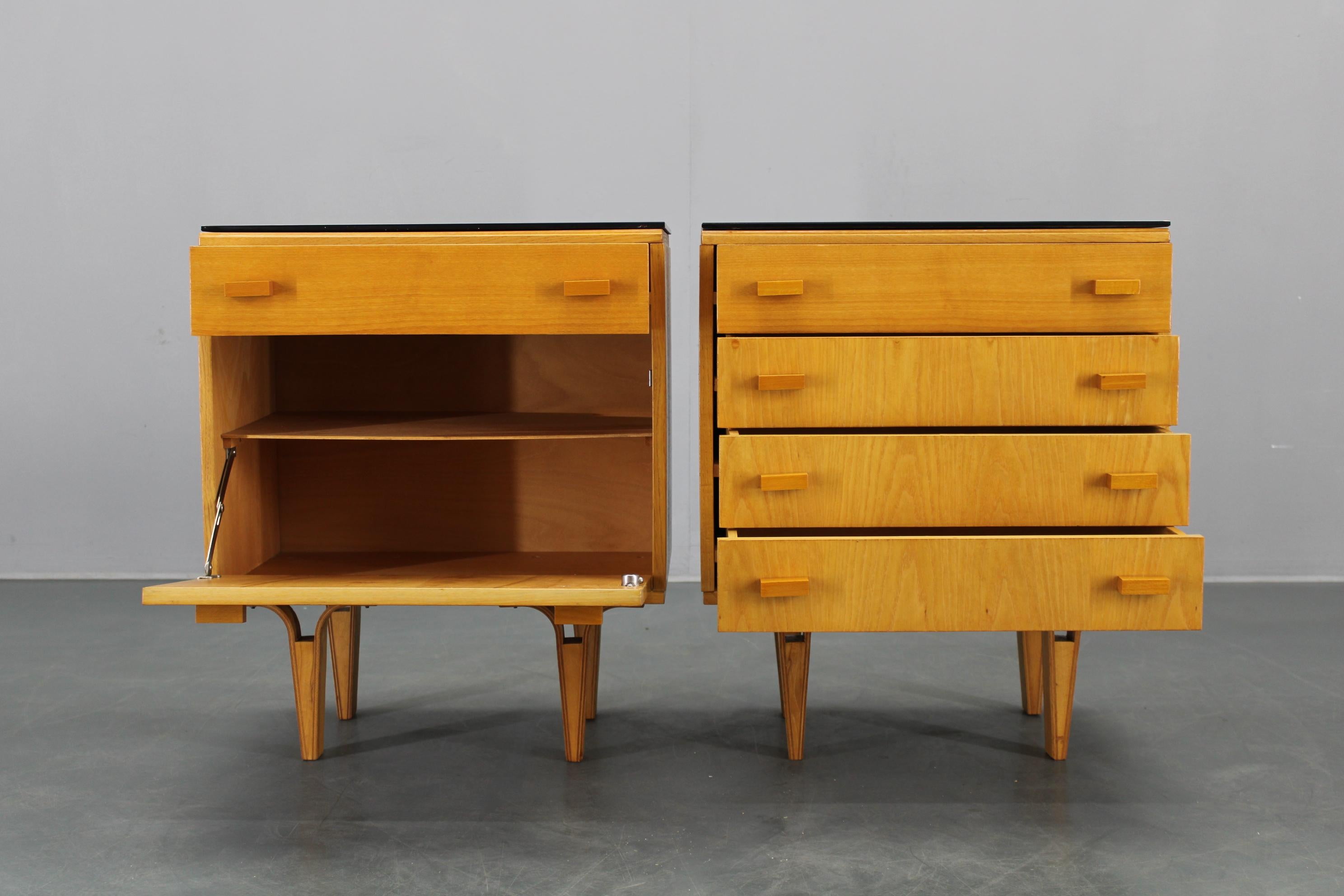 Legno 1960 Frantisek Mezulanik Coppia di cassettoni, Cecoslovacchia in vendita