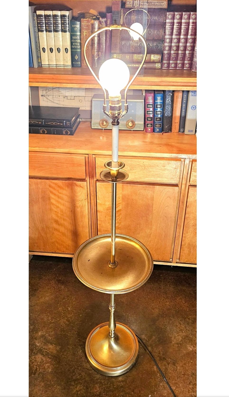 1960s Frederick Cooper Brass Table Floor Lamp In Good Condition For Sale In Waxahachie, TX