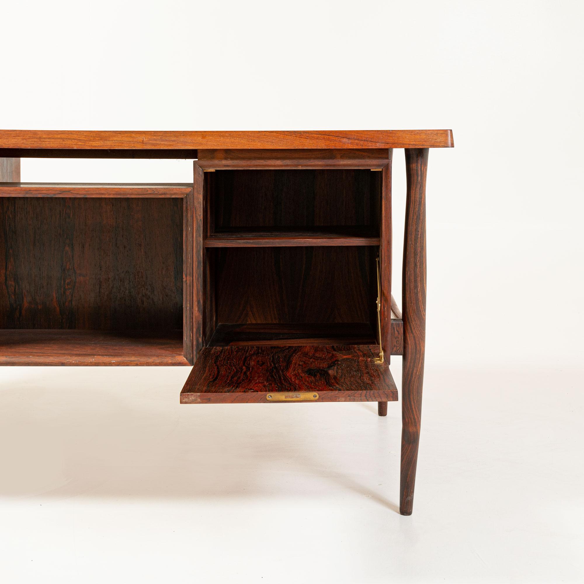 1960s Free Standing Rosewood Desk in the Manner of Arne Vodder 2