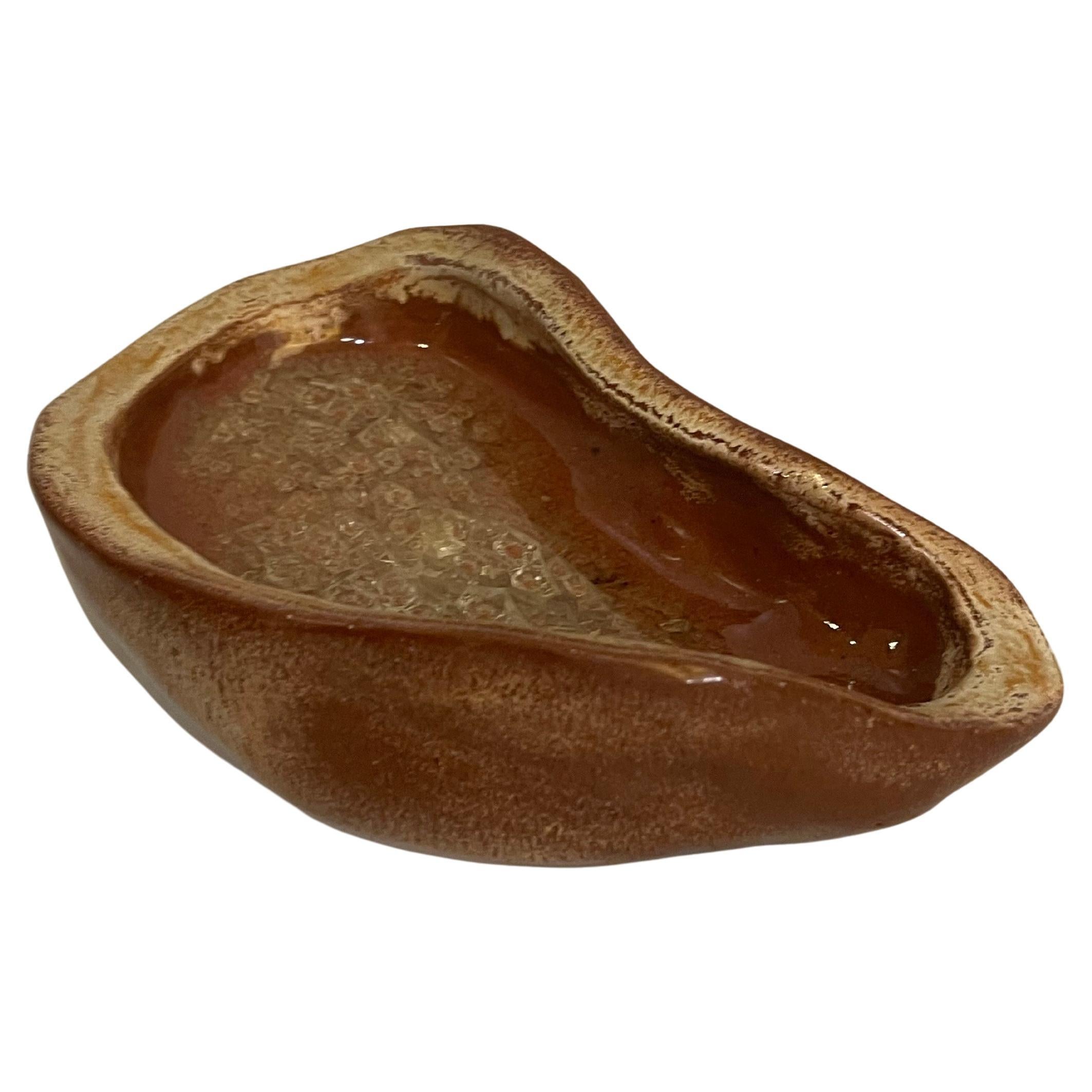 Cuenco de Cerámica Decorativa California Mid Century 1960 Freeform Kidney shape Moderno de mediados de siglo en venta