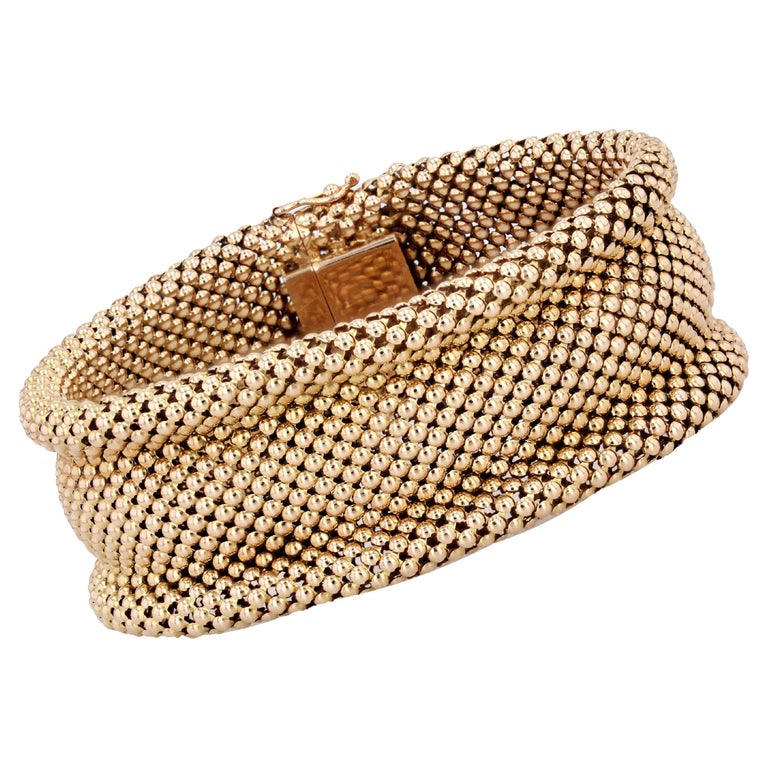 1960s French 18 Carat Yellow Gold Flexible Bracelet For Sale at