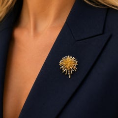 Broche vintage française des années 1960 en or jaune 18 carats sertie de diamants, en forme de vaporisateur