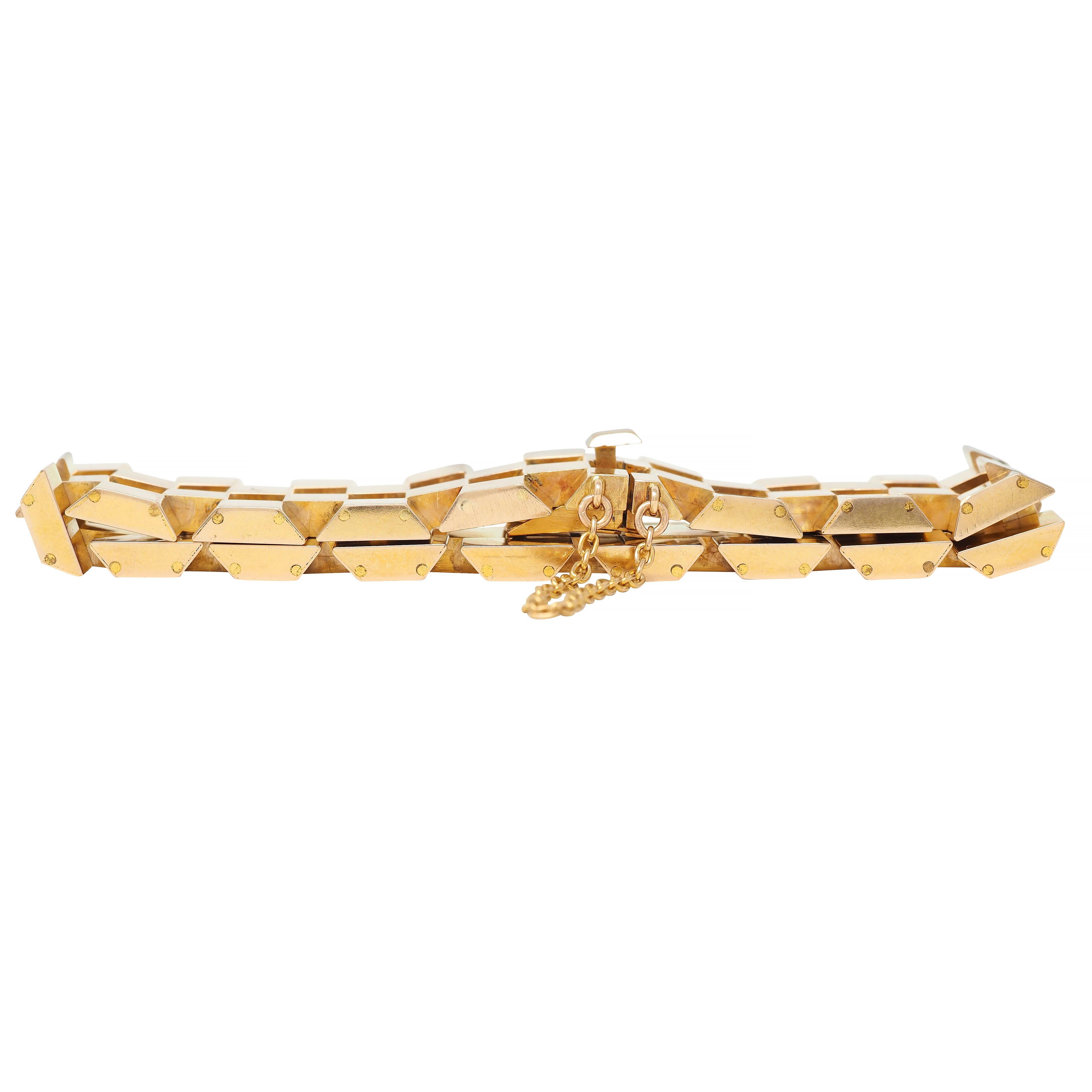1960's French 18 Karat Yellow Gold Faceted Wide Panther Link Vintage Bracelet For Sale 4